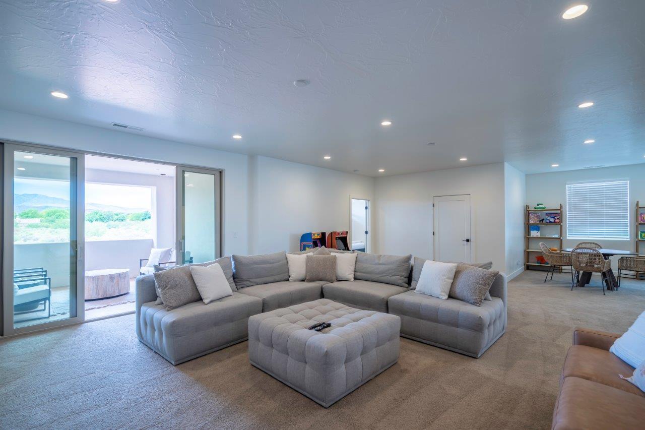 Santa Clara, Utah, 84765, United States, ,6 BathroomsBathrooms,Residential,Active,1798104
