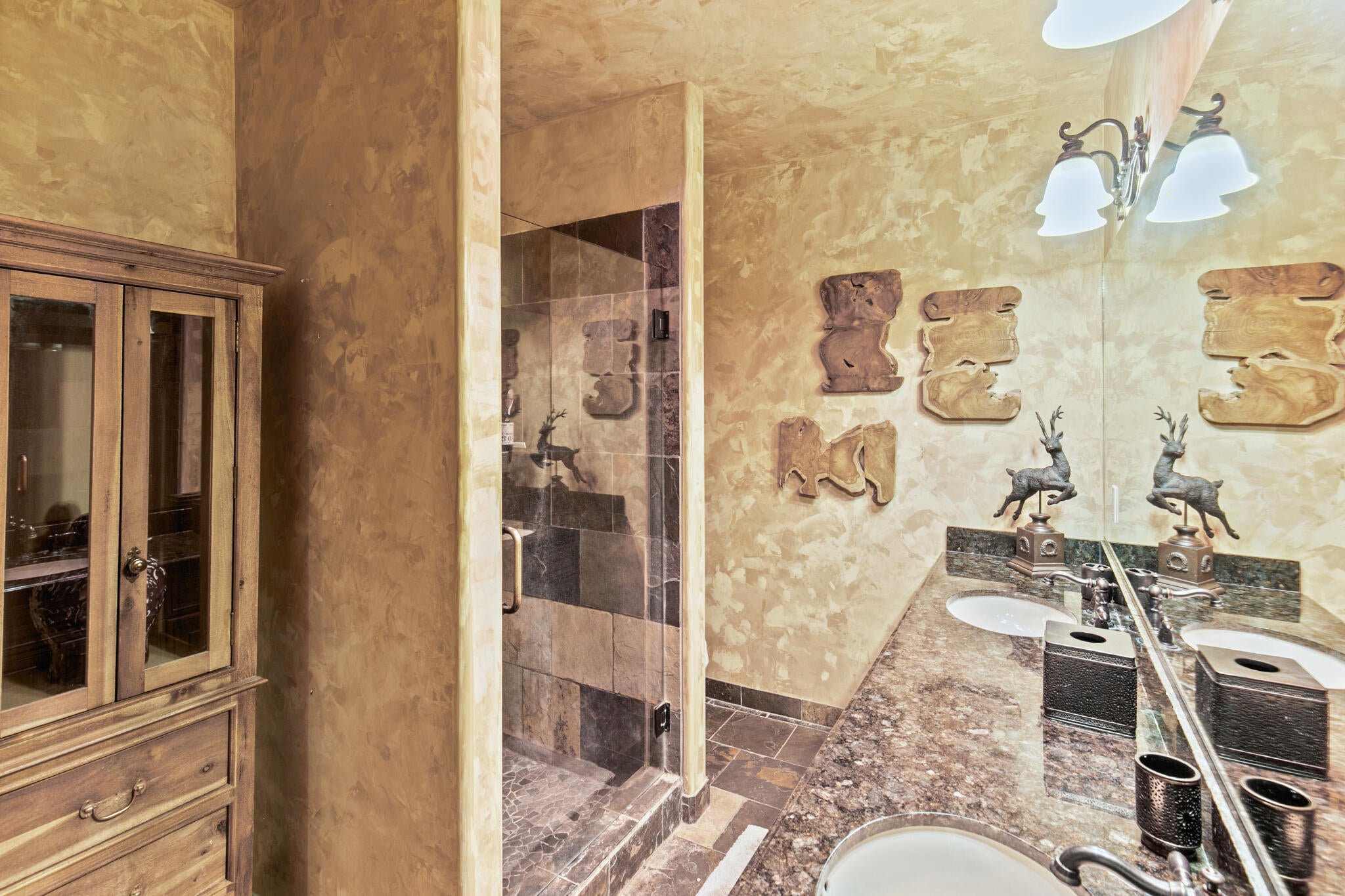 Brian Head, Utah, 84719, United States, 5 Bedrooms Bedrooms, ,4 BathroomsBathrooms,Residential,Active,1889352