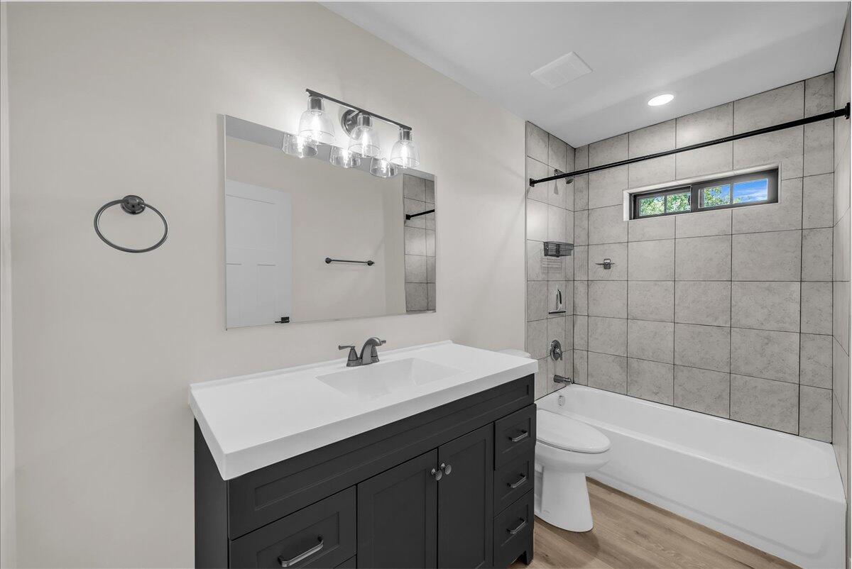 Santa Clara, Utah, 84765, United States, 6 Bedrooms Bedrooms, ,4 BathroomsBathrooms,Residential,Active,1913953