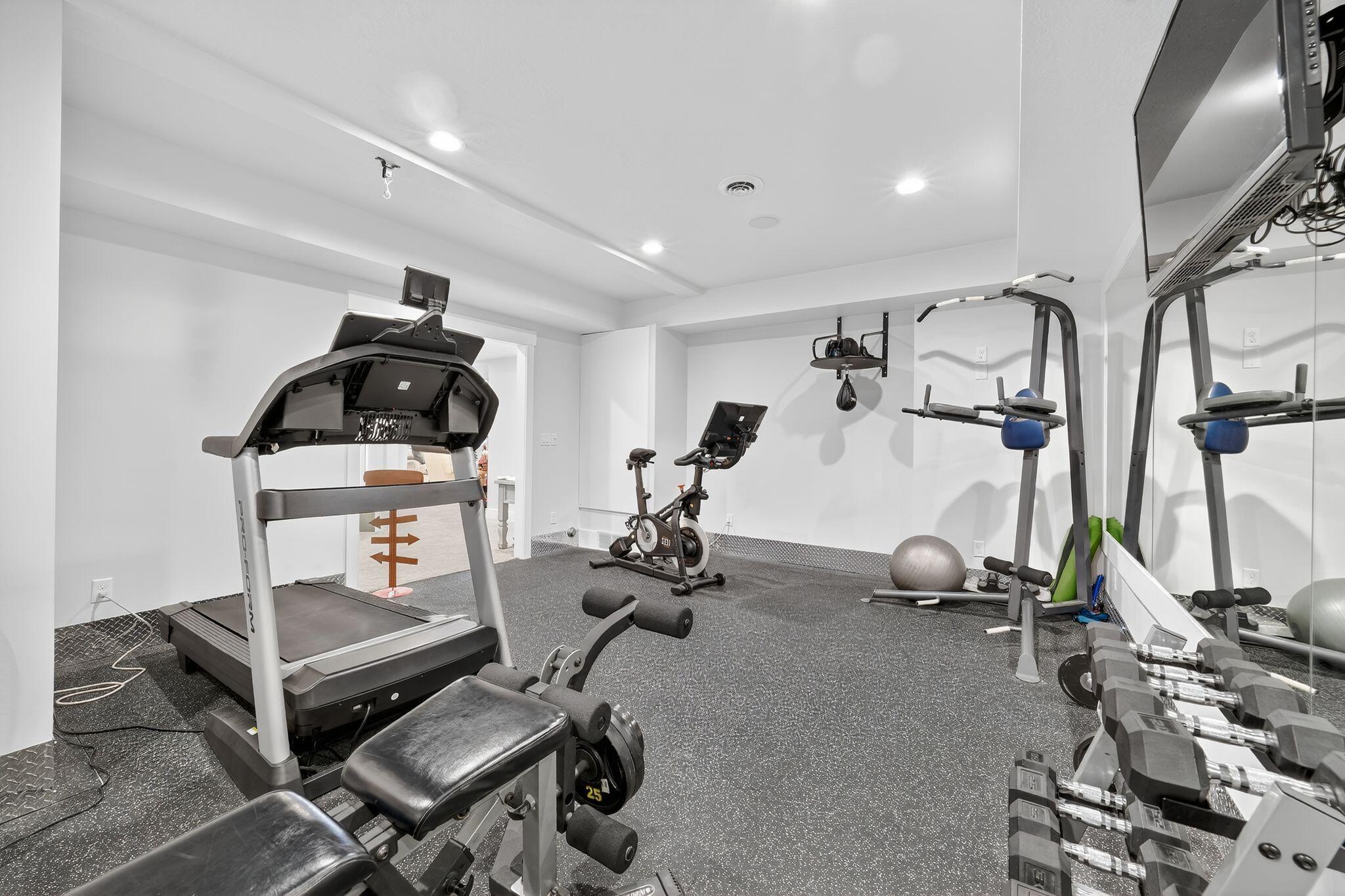 Bluffdale, Utah, 84065, United States, 7 Bedrooms Bedrooms, ,8 BathroomsBathrooms,Residential,Active,1987223