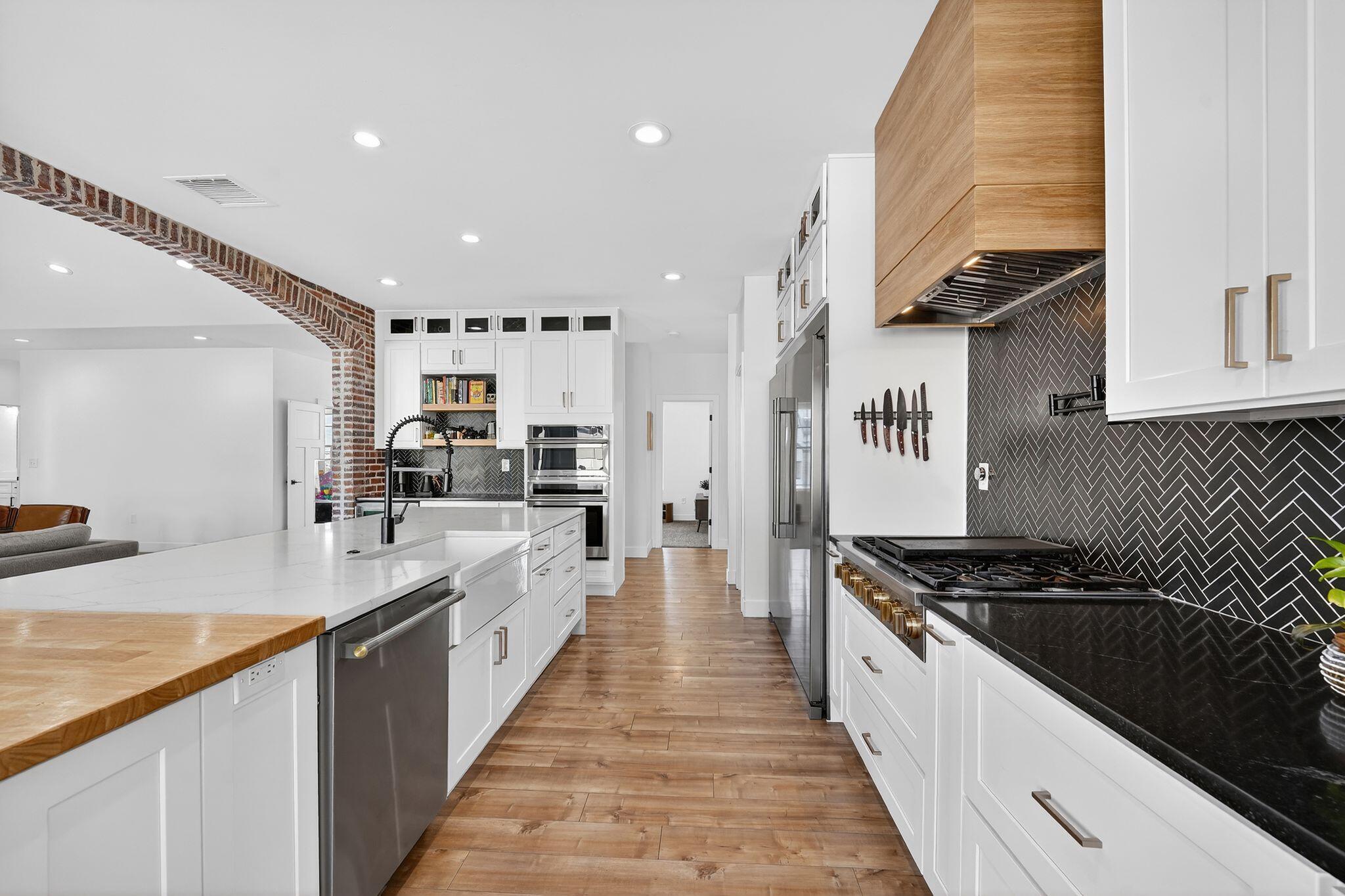 Eagle Mountain, Utah, 84005, United States, 5 Bedrooms Bedrooms, ,4 BathroomsBathrooms,Residential,Contingent,2009831