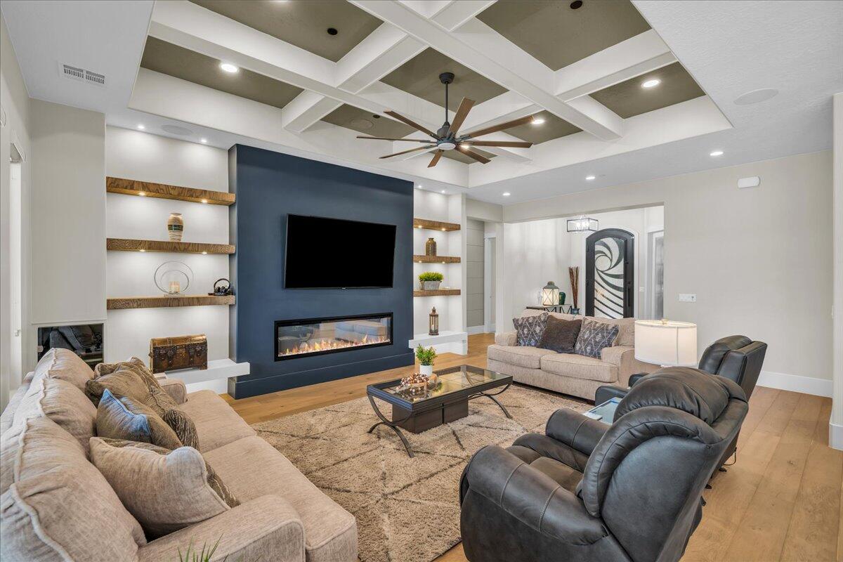 Virgin, Utah, 84779, United States, 4 Bedrooms Bedrooms, ,4 BathroomsBathrooms,Residential,Active,1904690