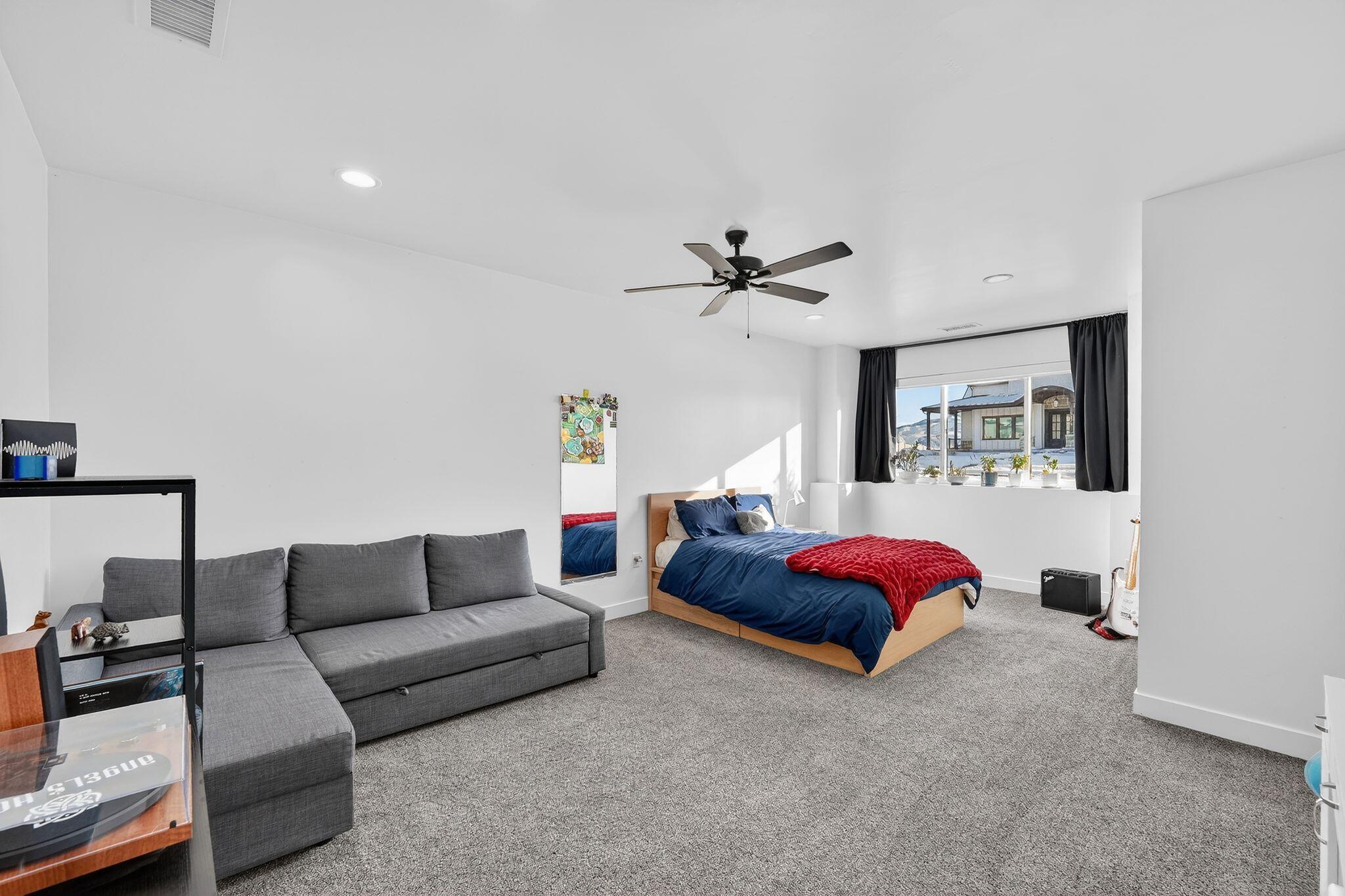 Eagle Mountain, Utah, 84005, United States, 5 Bedrooms Bedrooms, ,4 BathroomsBathrooms,Residential,Contingent,2009831