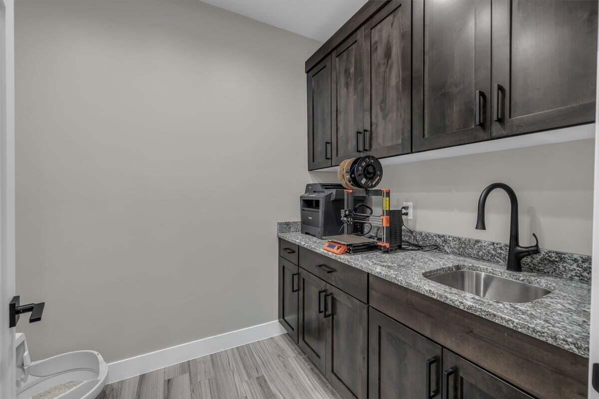 Hurricane, Utah, 84737, United States, 5 Bedrooms Bedrooms, ,5 BathroomsBathrooms,Residential,Active,1996303