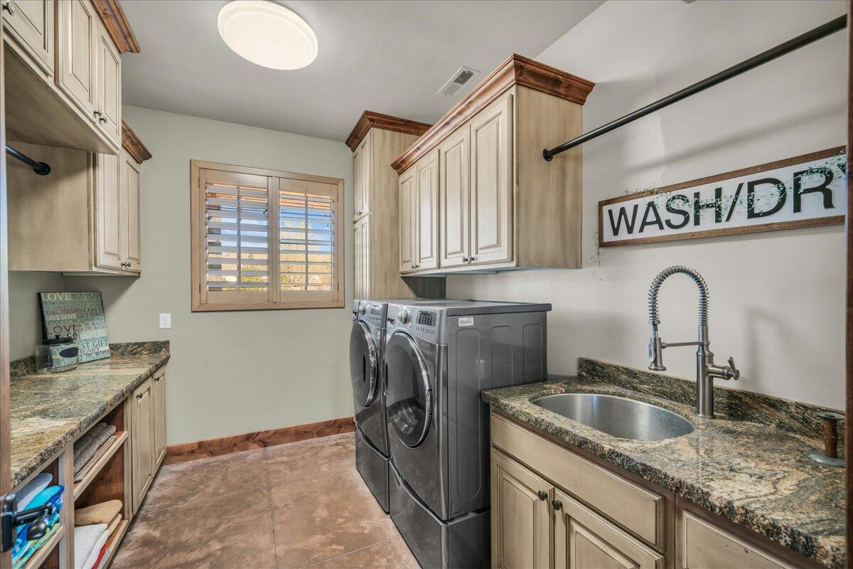 Hurricane, Utah, 84737, United States, 5 Bedrooms Bedrooms, ,6 BathroomsBathrooms,Residential,Active,1748671