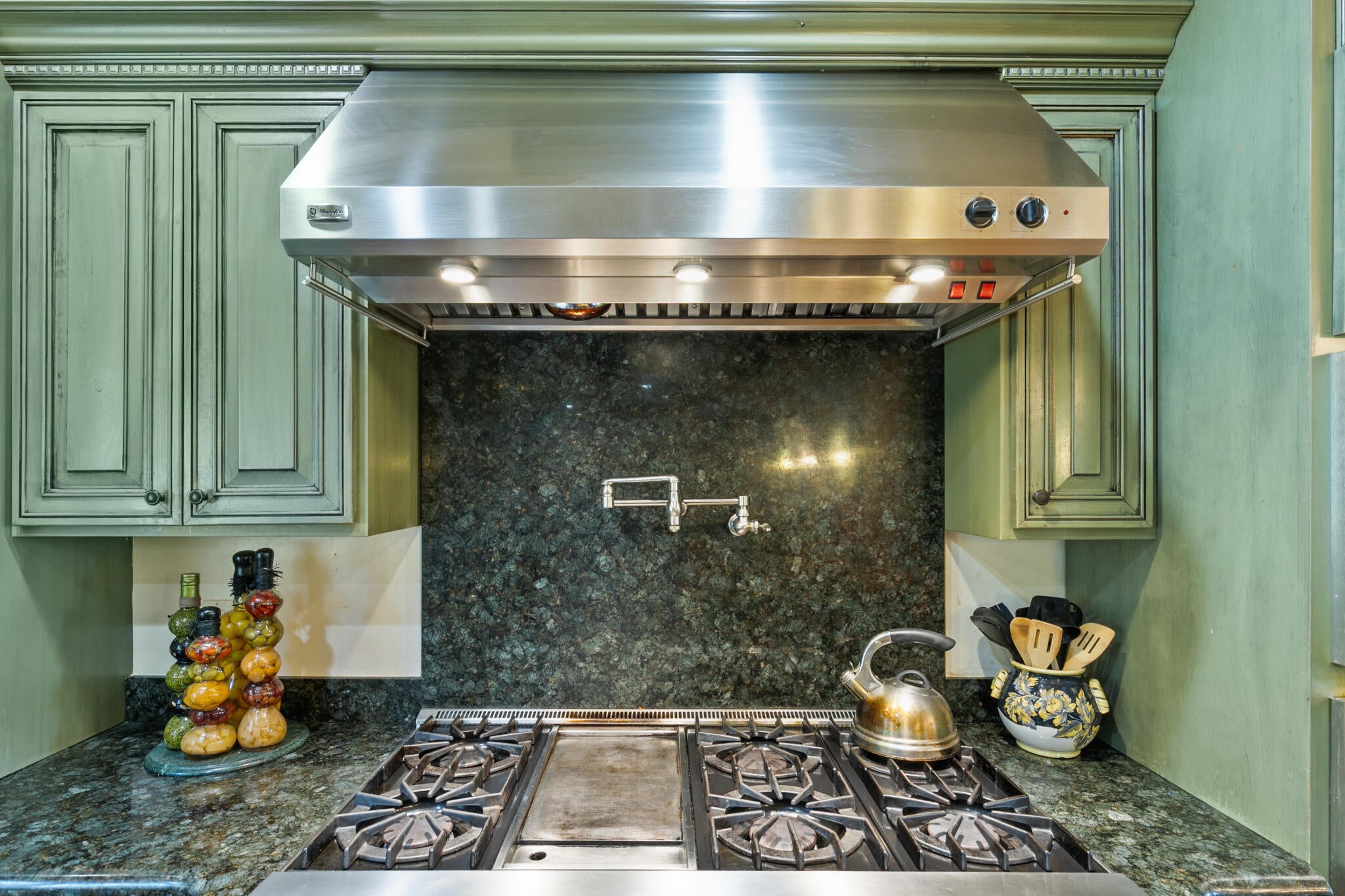 Brian Head, Utah, 84719, United States, 5 Bedrooms Bedrooms, ,4 BathroomsBathrooms,Residential,Active,1889352