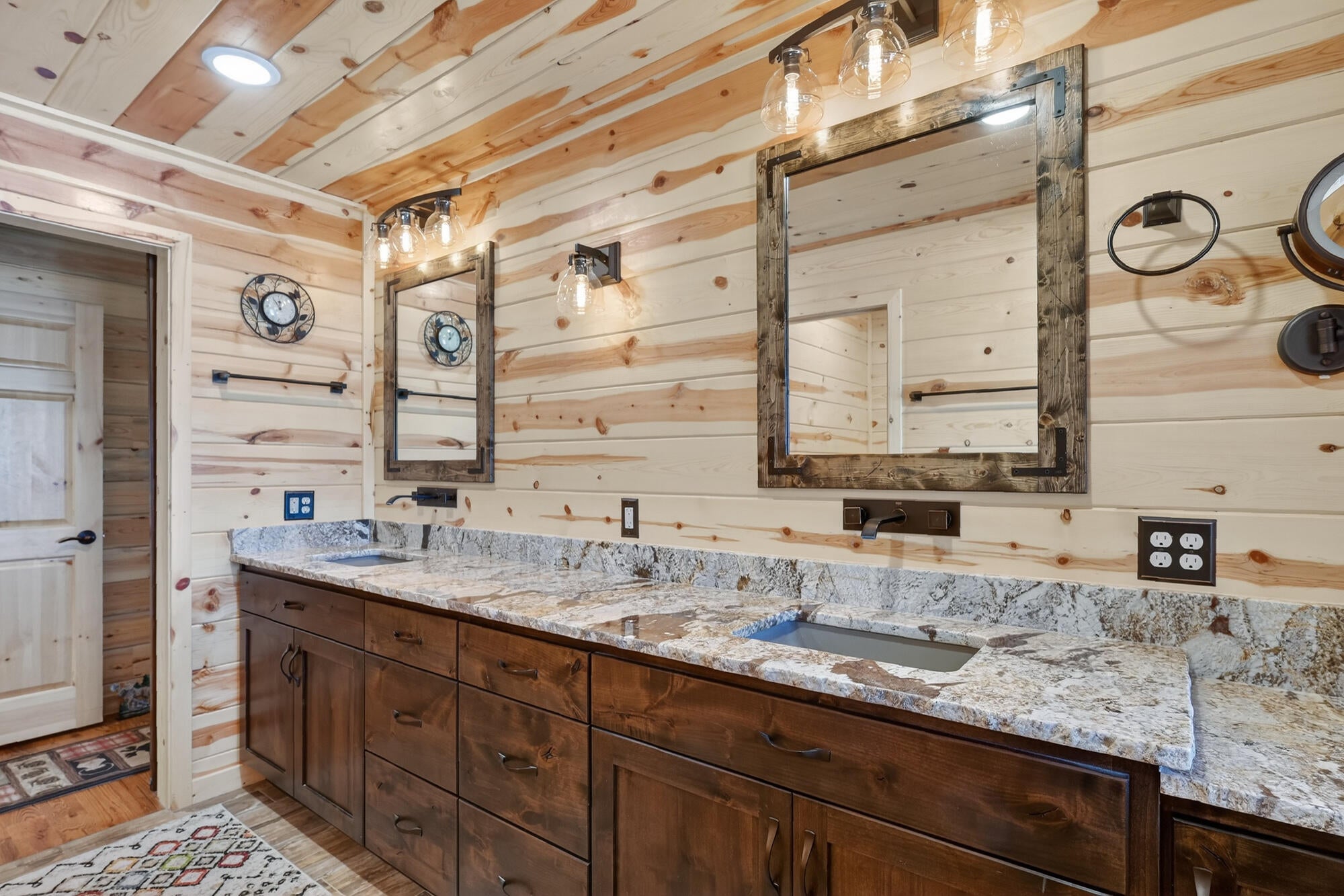 Duck Creek, Utah, 84762, United States, 4 Bedrooms Bedrooms, ,3 BathroomsBathrooms,Residential,Active,2007327