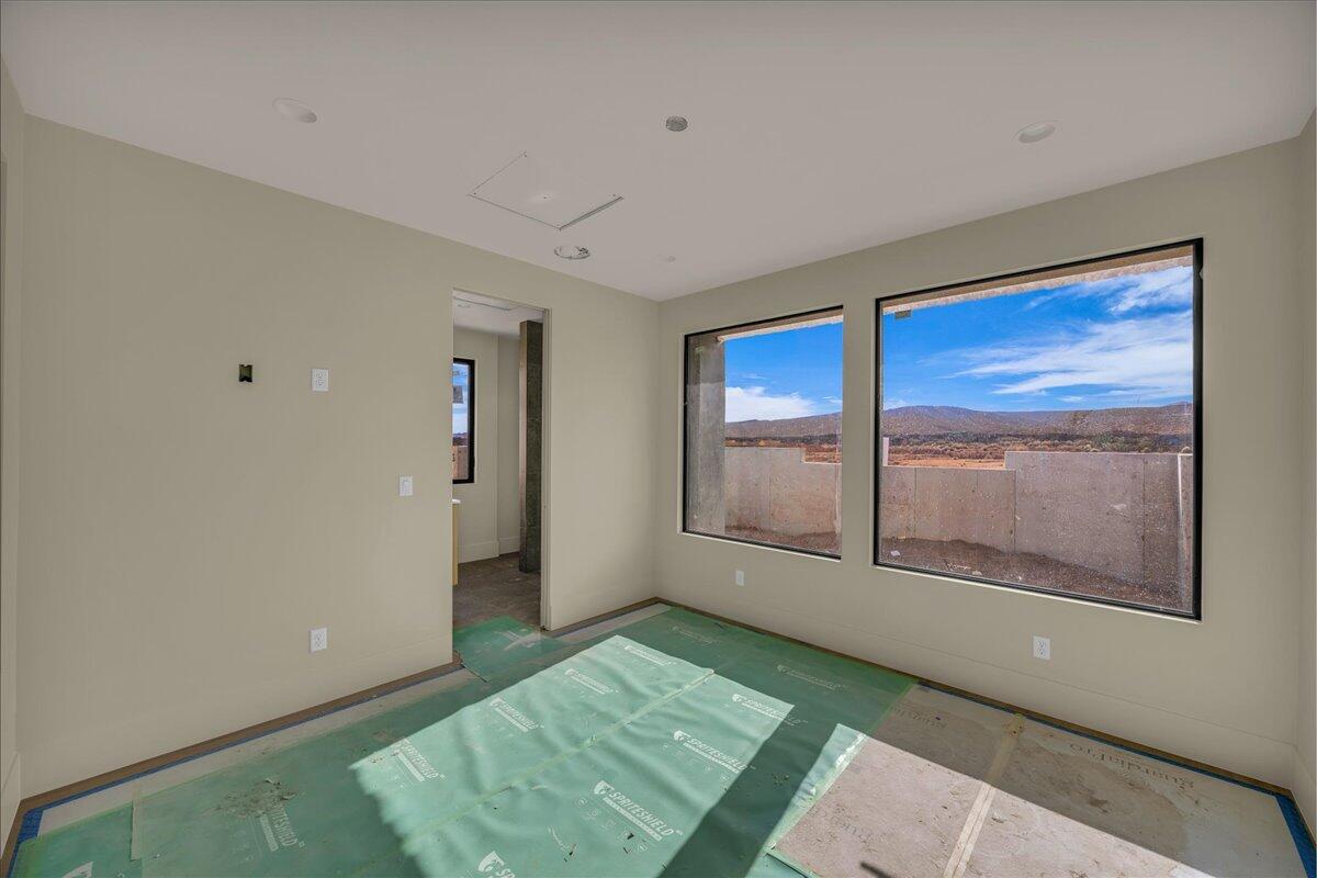 Ivins, Utah, 84738, United States, 4 Bedrooms Bedrooms, ,5 BathroomsBathrooms,Residential,Active,2021032