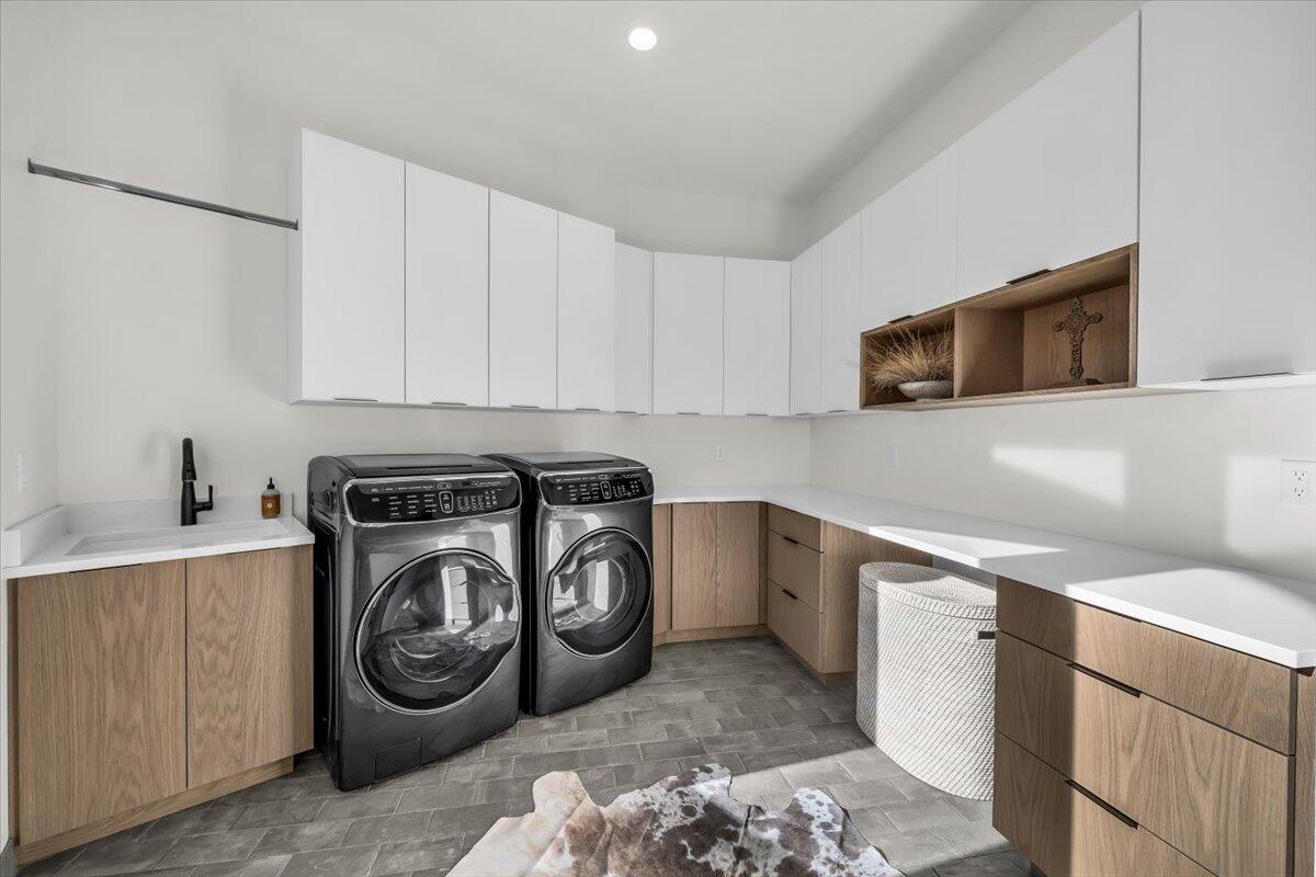 St George, Utah, 84770, United States, 5 Bedrooms Bedrooms, ,5 BathroomsBathrooms,Residential,Active,2009817