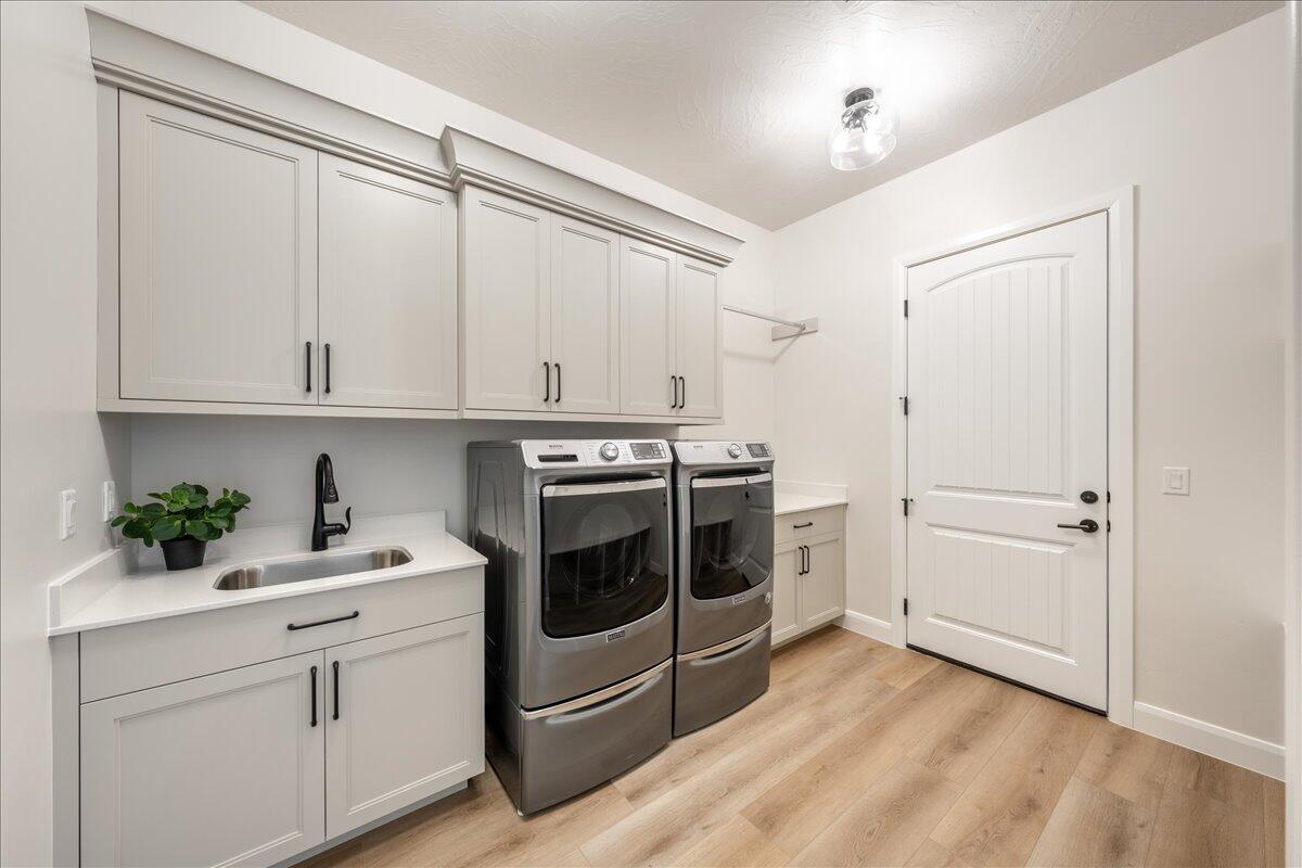 Hurricane, Utah, 84737, United States, 3 Bedrooms Bedrooms, ,3 BathroomsBathrooms,Residential,Active,2011422