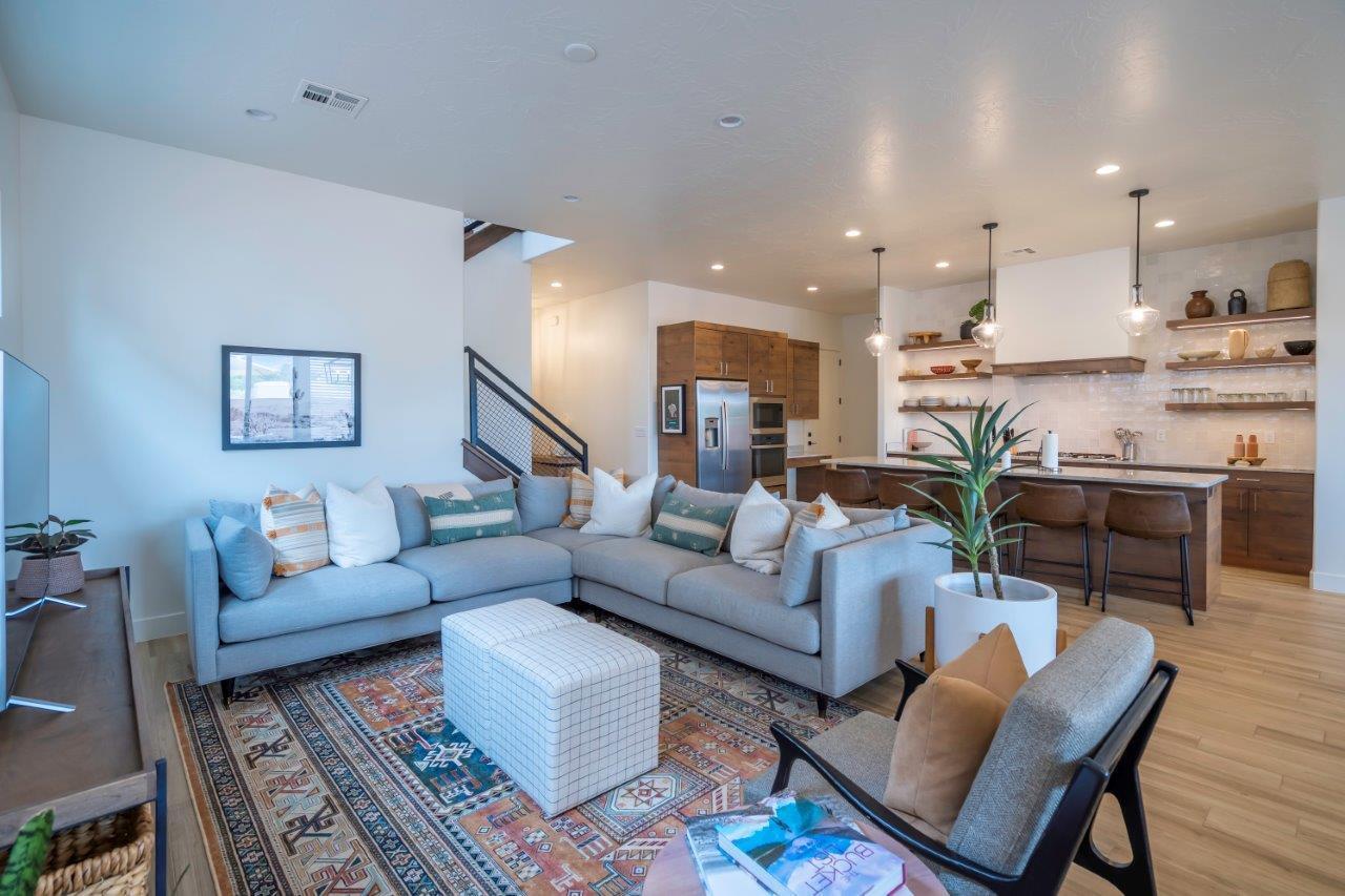 Santa Clara, Utah, 84765, United States, ,6 BathroomsBathrooms,Residential,Active,1798104