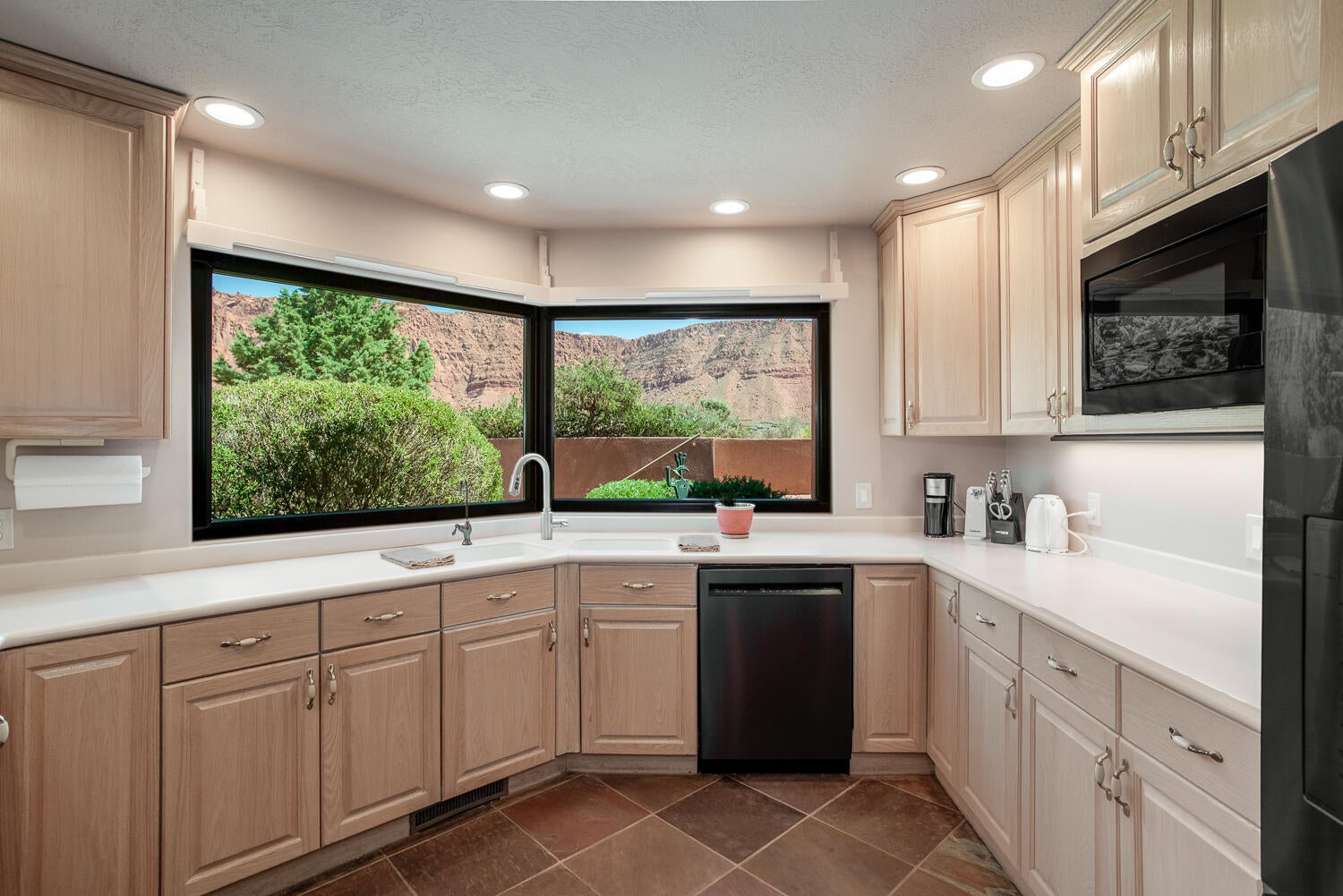 St George, Utah, 84738, United States, 3 Bedrooms Bedrooms, ,4 BathroomsBathrooms,Residential,Active,1769897