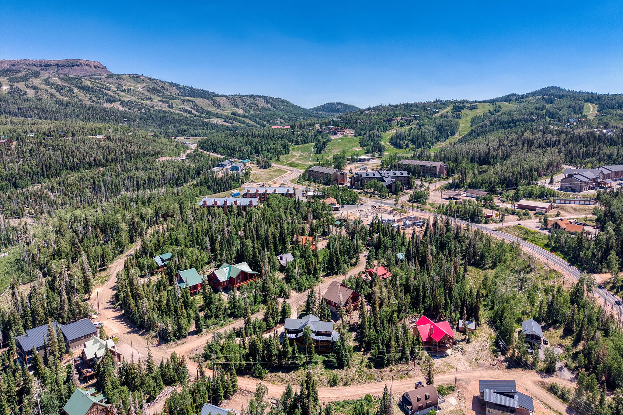 Brian Head, Utah, 84719, United States, 5 Bedrooms Bedrooms, ,4 BathroomsBathrooms,Residential,Active,1889352