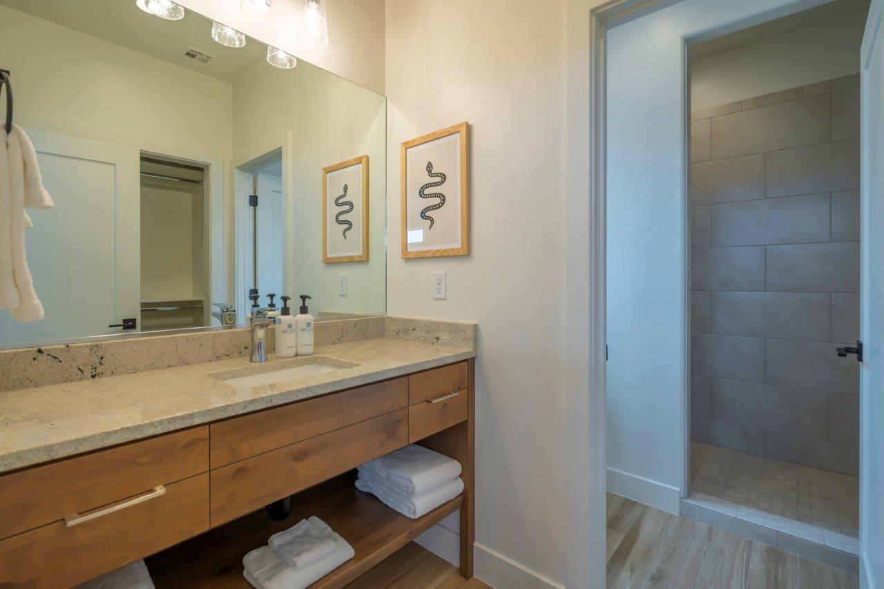 Santa Clara, Utah, 84765, United States, ,6 BathroomsBathrooms,Residential,Active,1798104