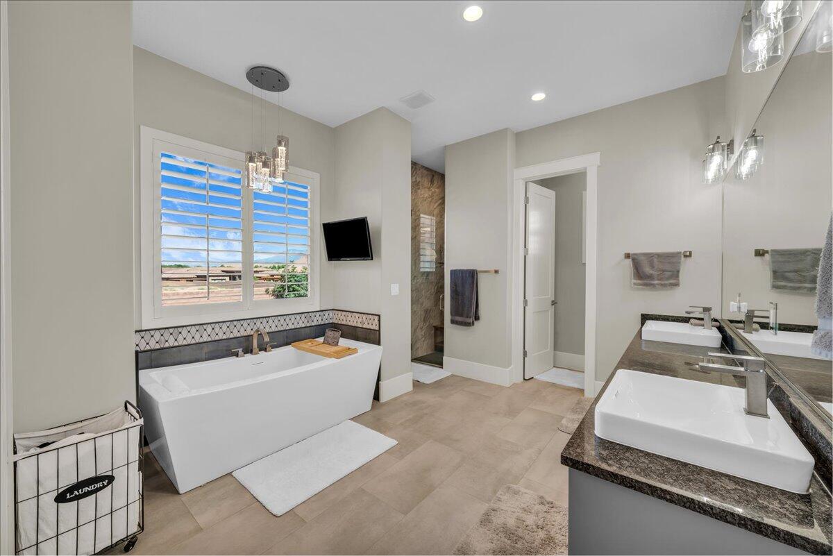 Virgin, Utah, 84779, United States, 4 Bedrooms Bedrooms, ,4 BathroomsBathrooms,Residential,Active,1904690