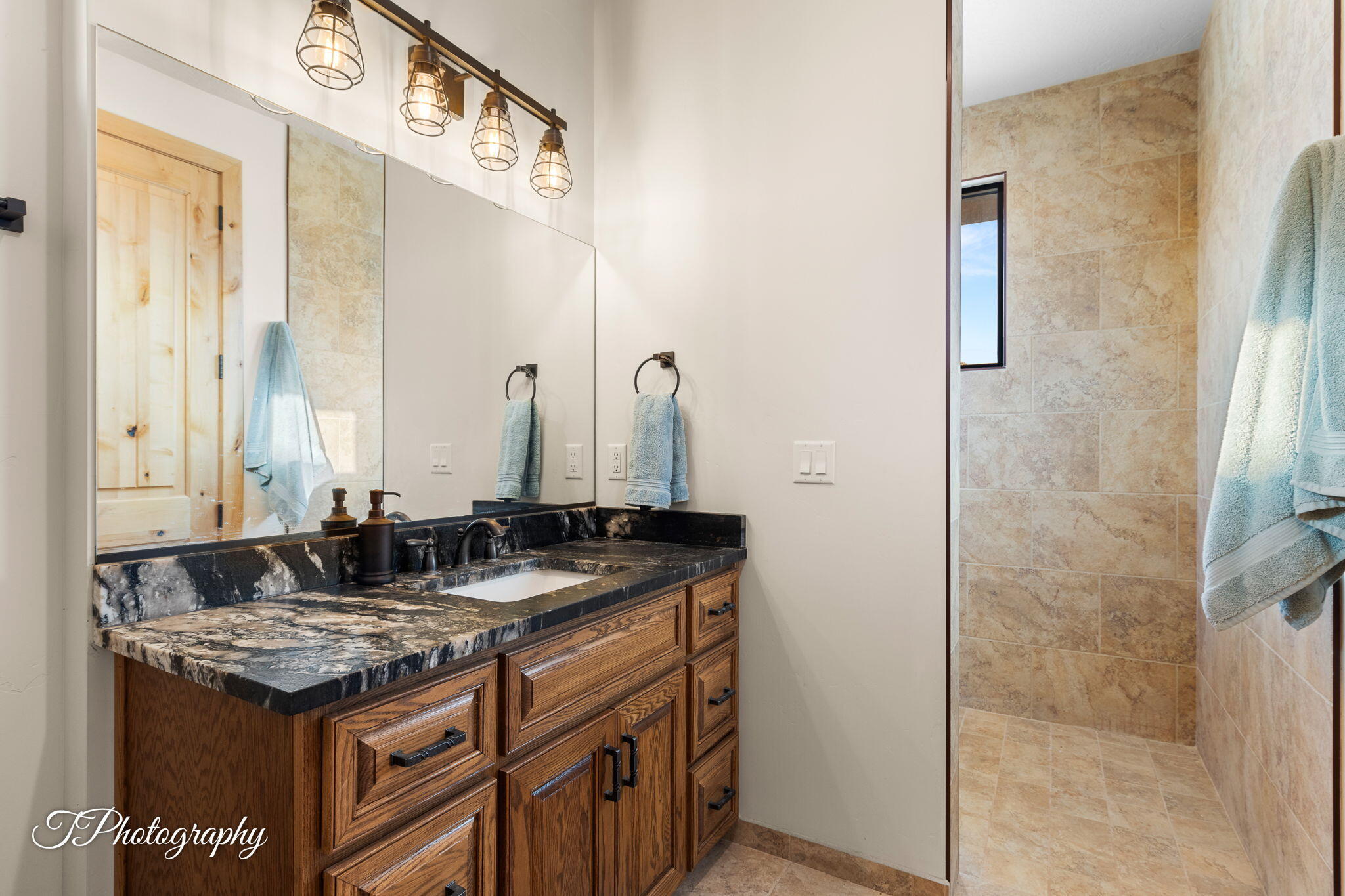 Virgin, Utah, 84779, United States, 2 Bedrooms Bedrooms, ,3 BathroomsBathrooms,Residential,Active,1919062