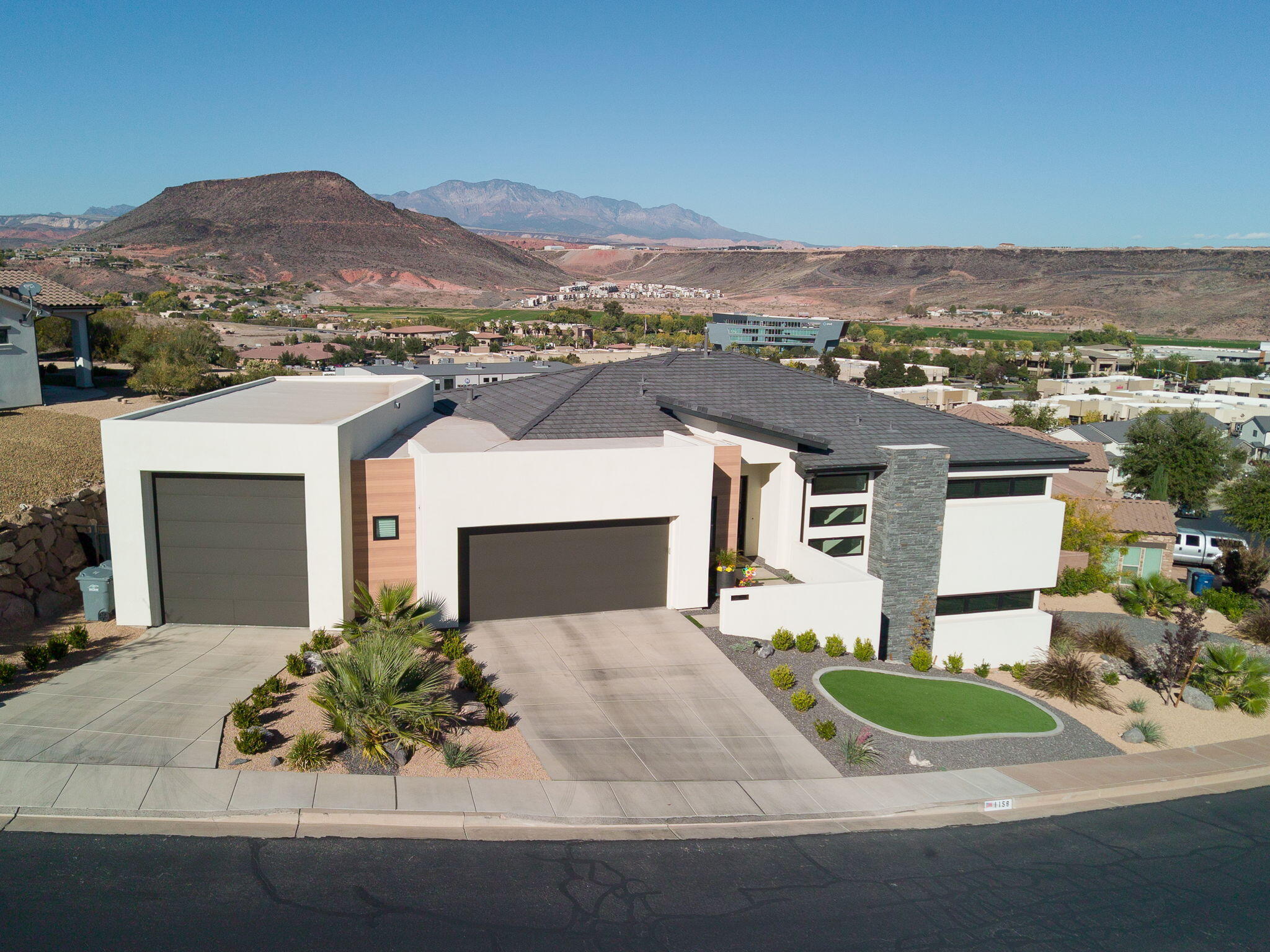 St George, Utah, 84770, United States, 3 Bedrooms Bedrooms, ,4 BathroomsBathrooms,Residential,Active,1973361