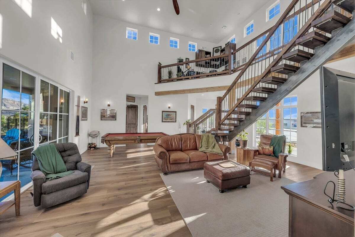 Hurricane, Utah, 84737, United States, 4 Bedrooms Bedrooms, ,4 BathroomsBathrooms,Residential,Active,1945483