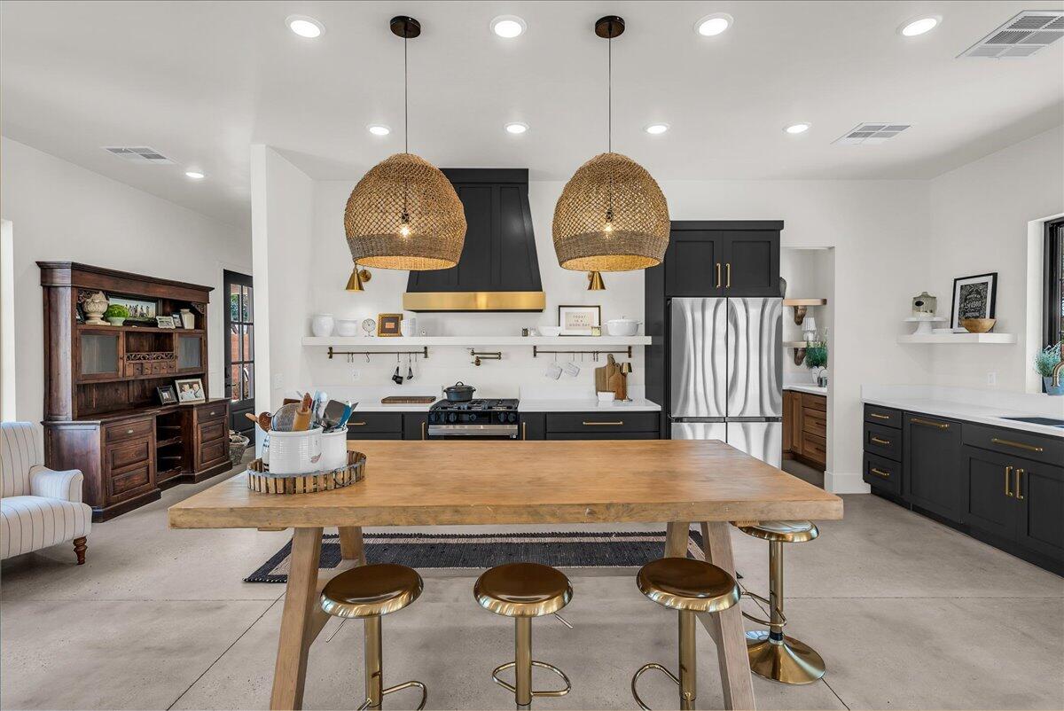 Santa Clara, Utah, 84765, United States, 6 Bedrooms Bedrooms, ,4 BathroomsBathrooms,Residential,Active,1913953