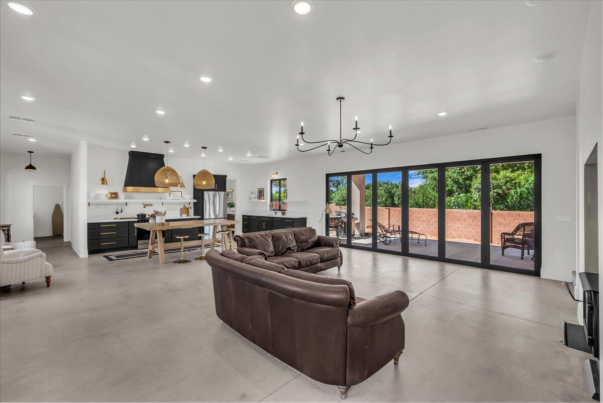 Santa Clara, Utah, 84765, United States, 6 Bedrooms Bedrooms, ,4 BathroomsBathrooms,Residential,Active,1913953