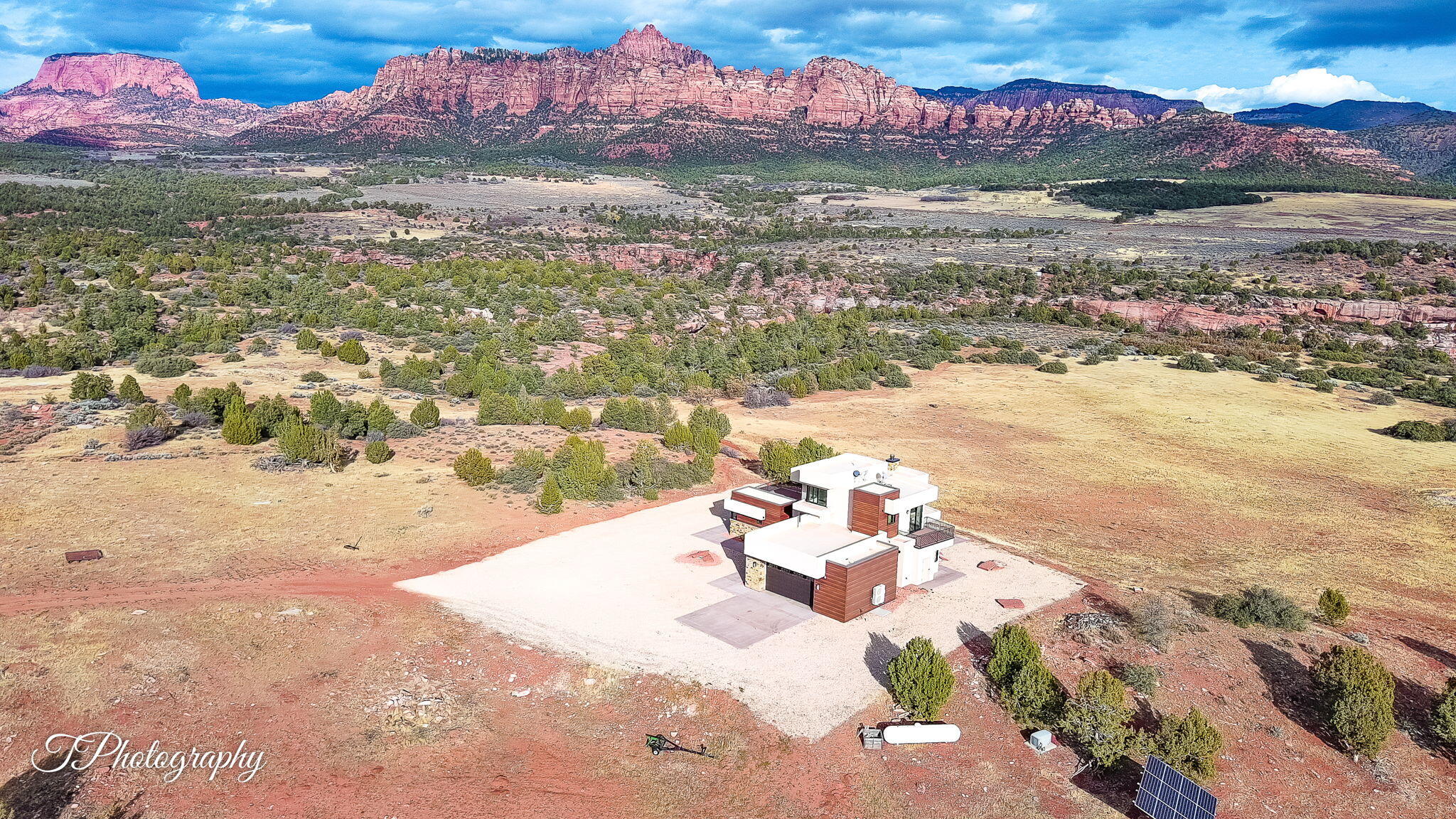 Virgin, Utah, 84779, United States, 2 Bedrooms Bedrooms, ,3 BathroomsBathrooms,Residential,Active,1919062