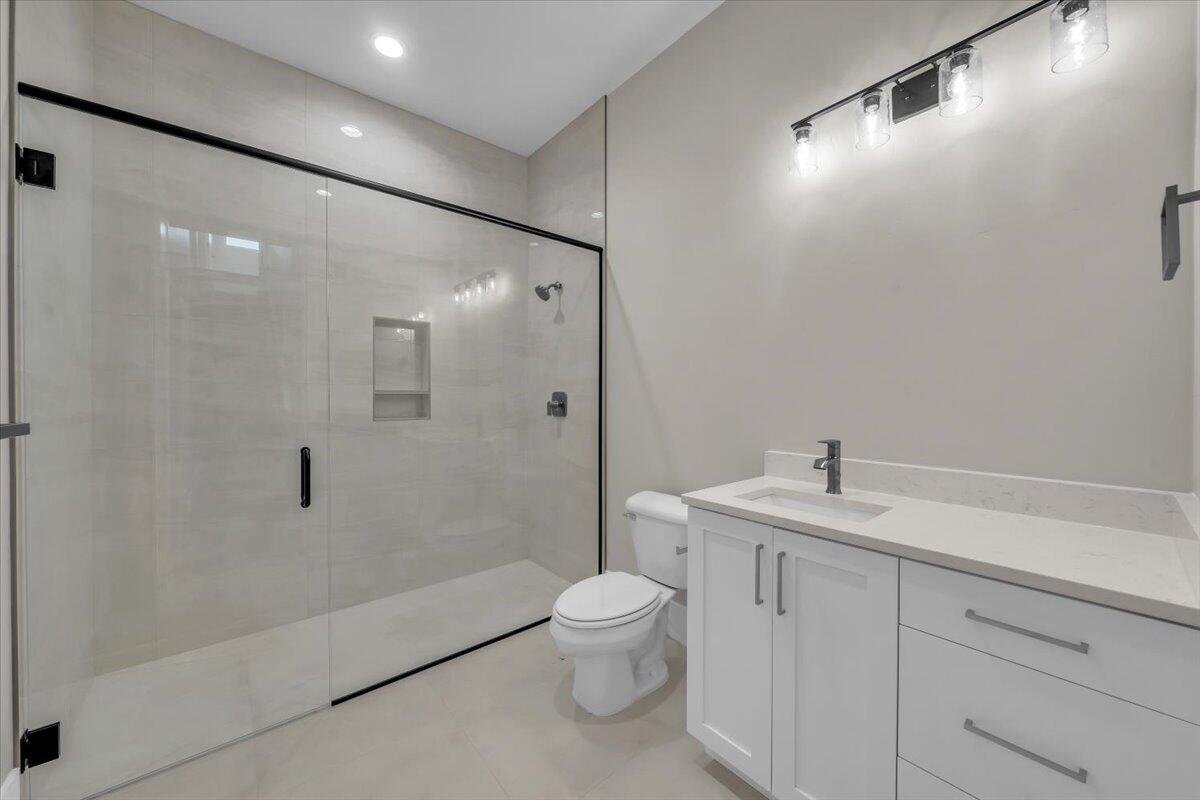 Hurricane, Utah, 84737, United States, 8 Bedrooms Bedrooms, ,6 BathroomsBathrooms,Residential,Active,2015446