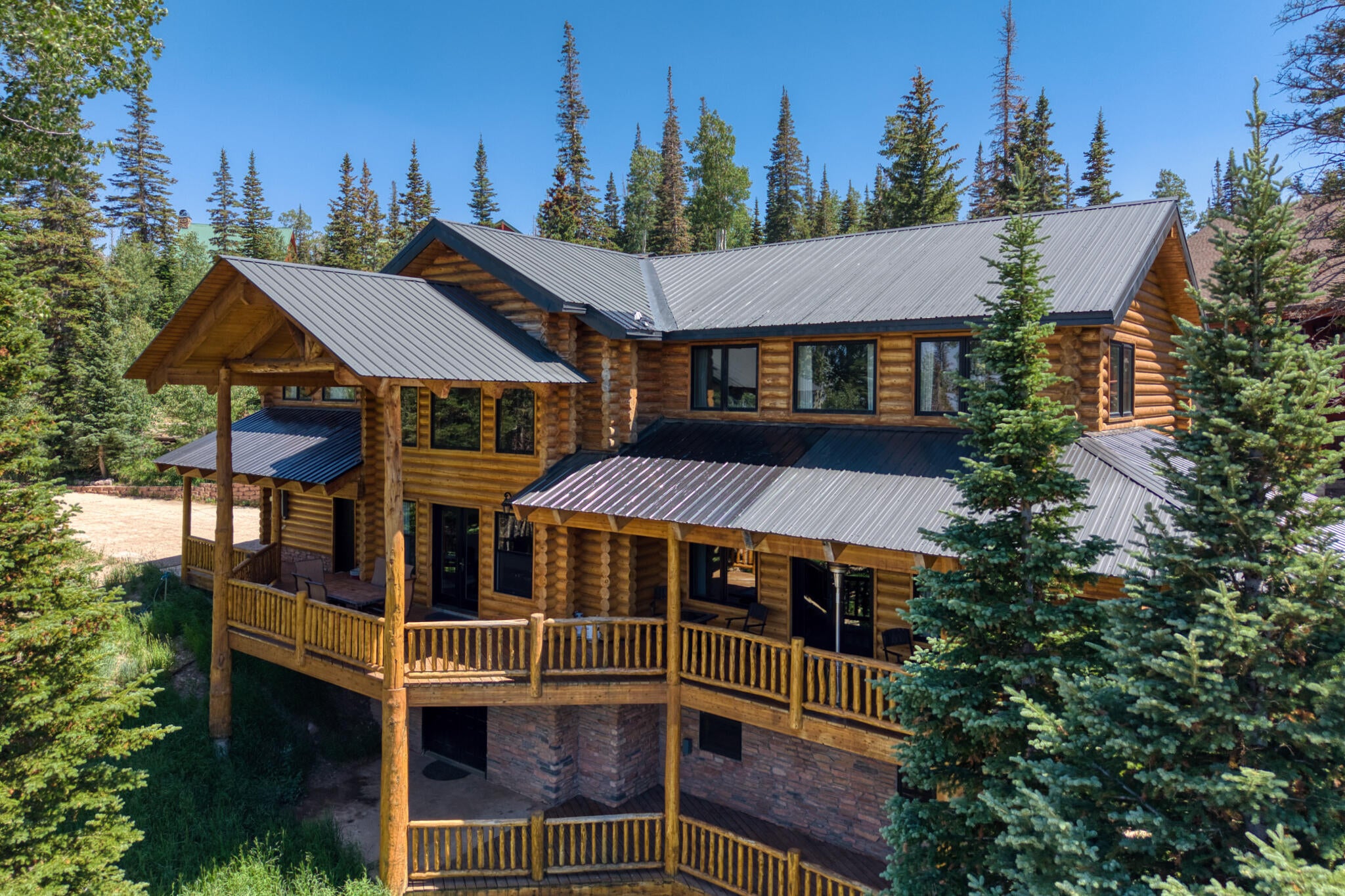 Brian Head, Utah, 84719, United States, 5 Bedrooms Bedrooms, ,4 BathroomsBathrooms,Residential,Active,1889352