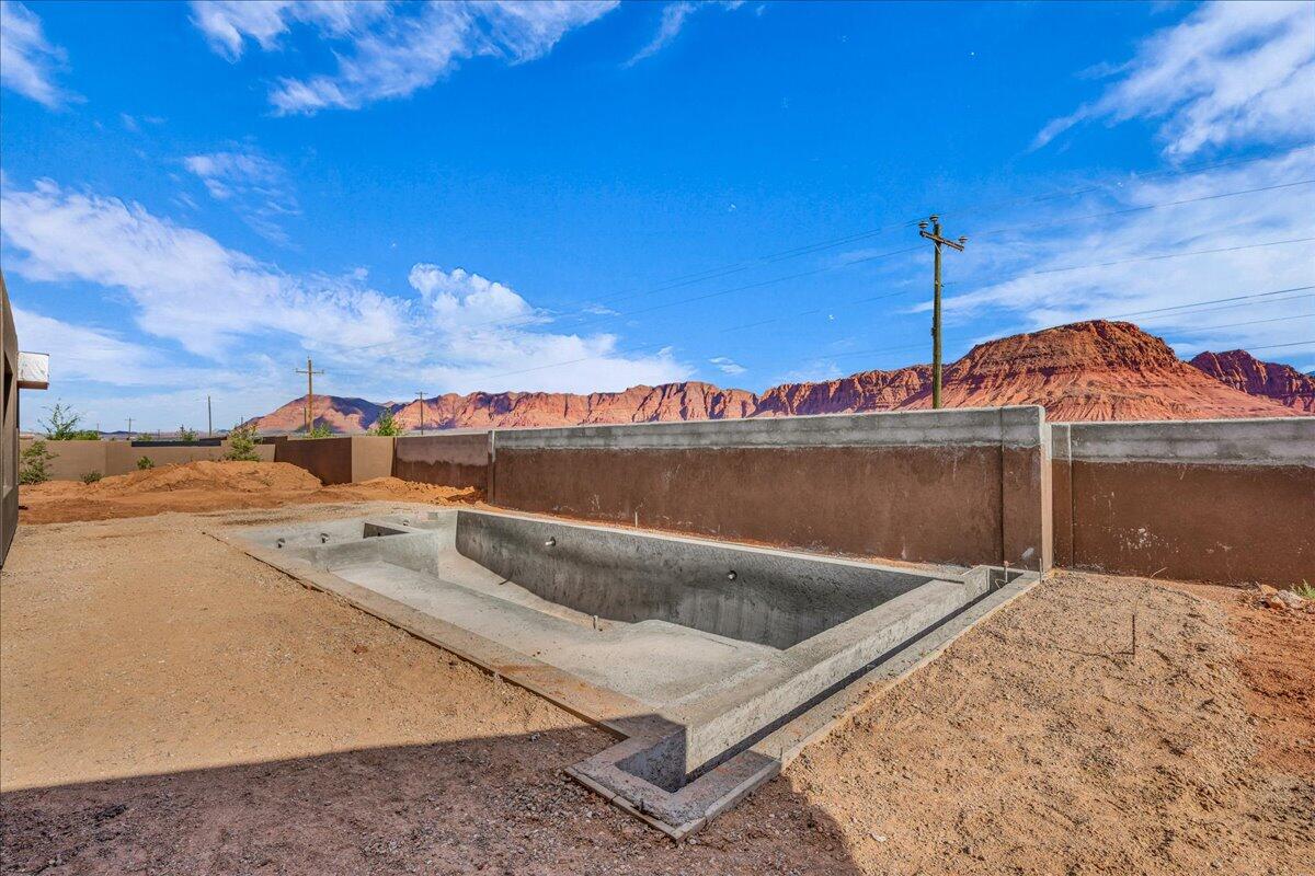 Ivins, Utah, 84738, United States, 3 Bedrooms Bedrooms, ,4 BathroomsBathrooms,Residential,Active,1986904