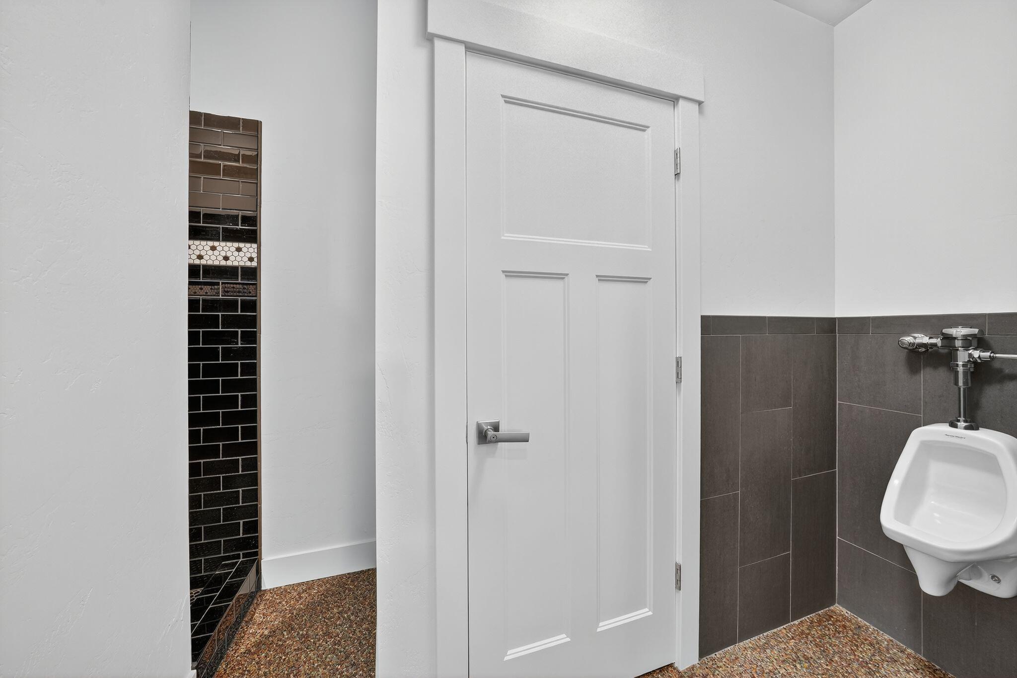 Bluffdale, Utah, 84065, United States, 7 Bedrooms Bedrooms, ,8 BathroomsBathrooms,Residential,Active,1987223