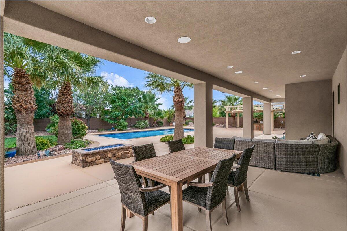 St George, Utah, 84790, United States, 4 Bedrooms Bedrooms, ,4 BathroomsBathrooms,Residential,Active,1952999
