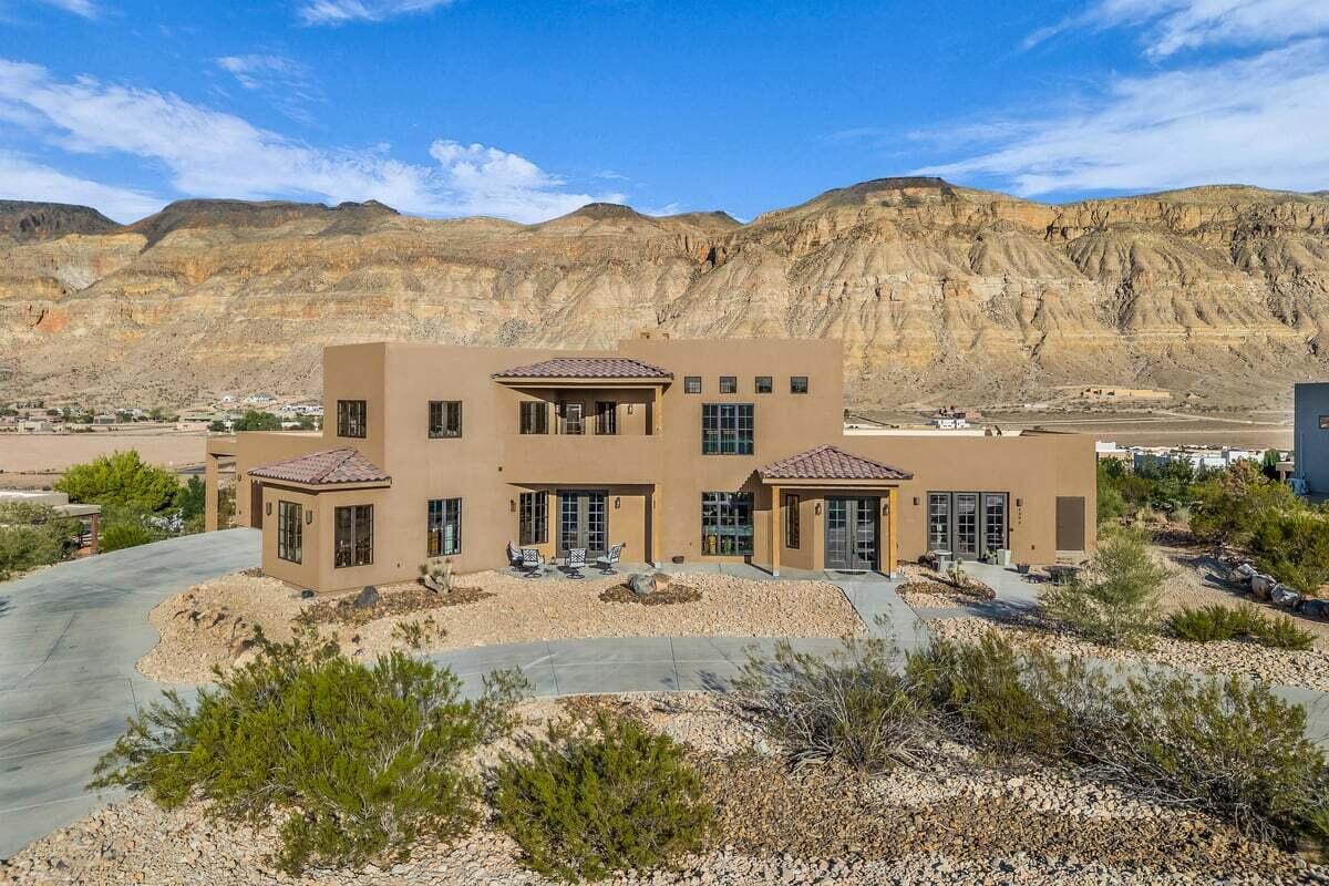 Hurricane, Utah, 84737, United States, 4 Bedrooms Bedrooms, ,4 BathroomsBathrooms,Residential,Active,1945483