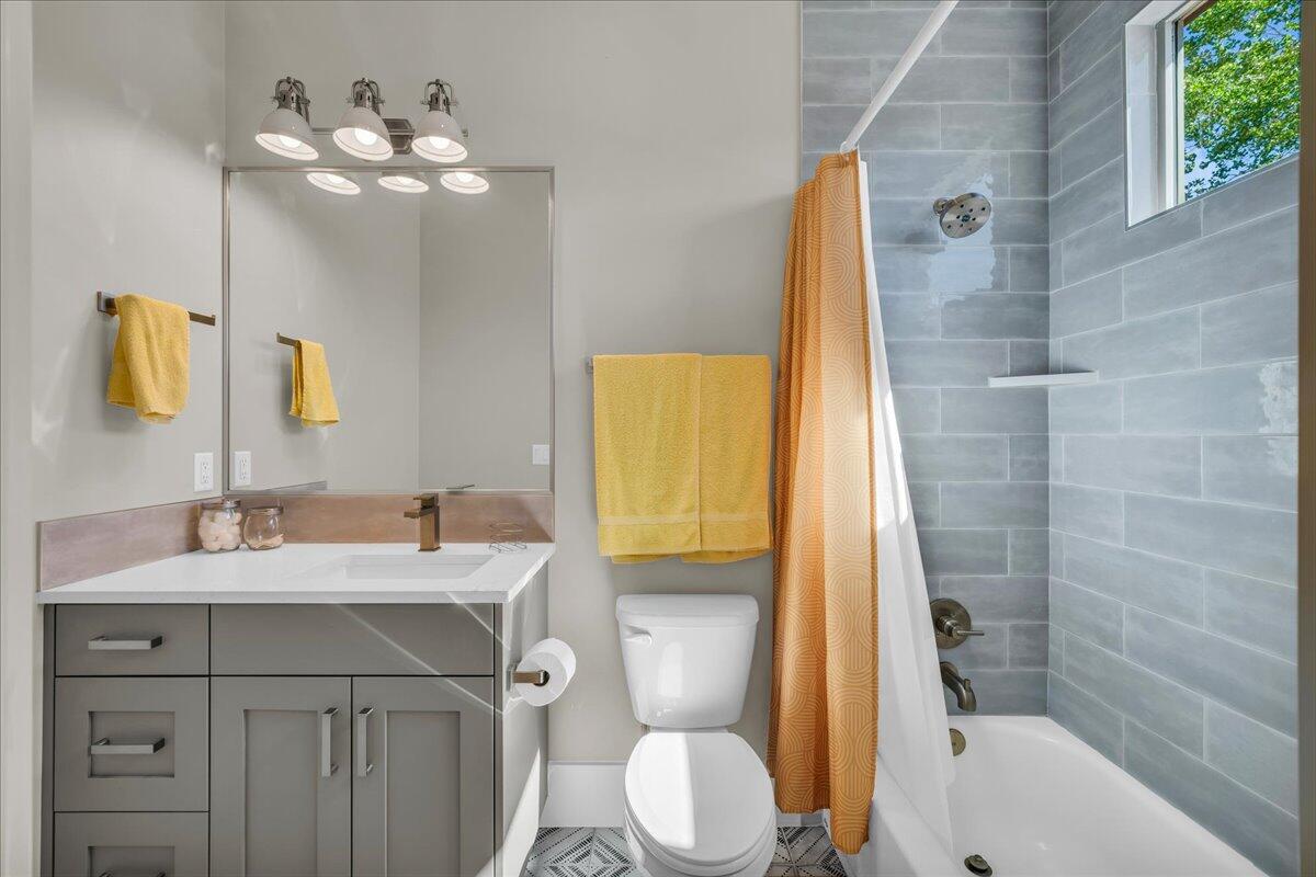 Virgin, Utah, 84779, United States, 4 Bedrooms Bedrooms, ,4 BathroomsBathrooms,Residential,Active,1904690