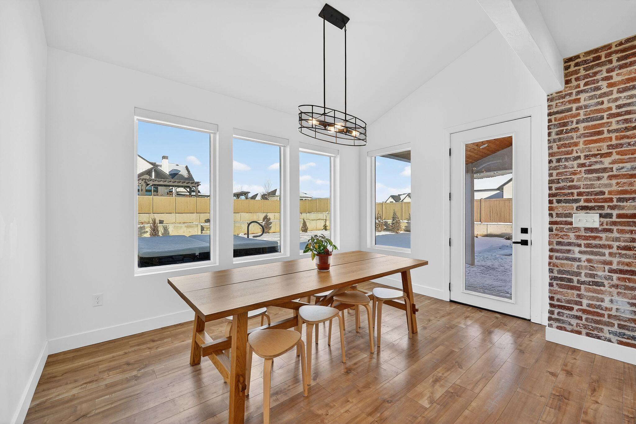 Eagle Mountain, Utah, 84005, United States, 5 Bedrooms Bedrooms, ,4 BathroomsBathrooms,Residential,Contingent,2009831