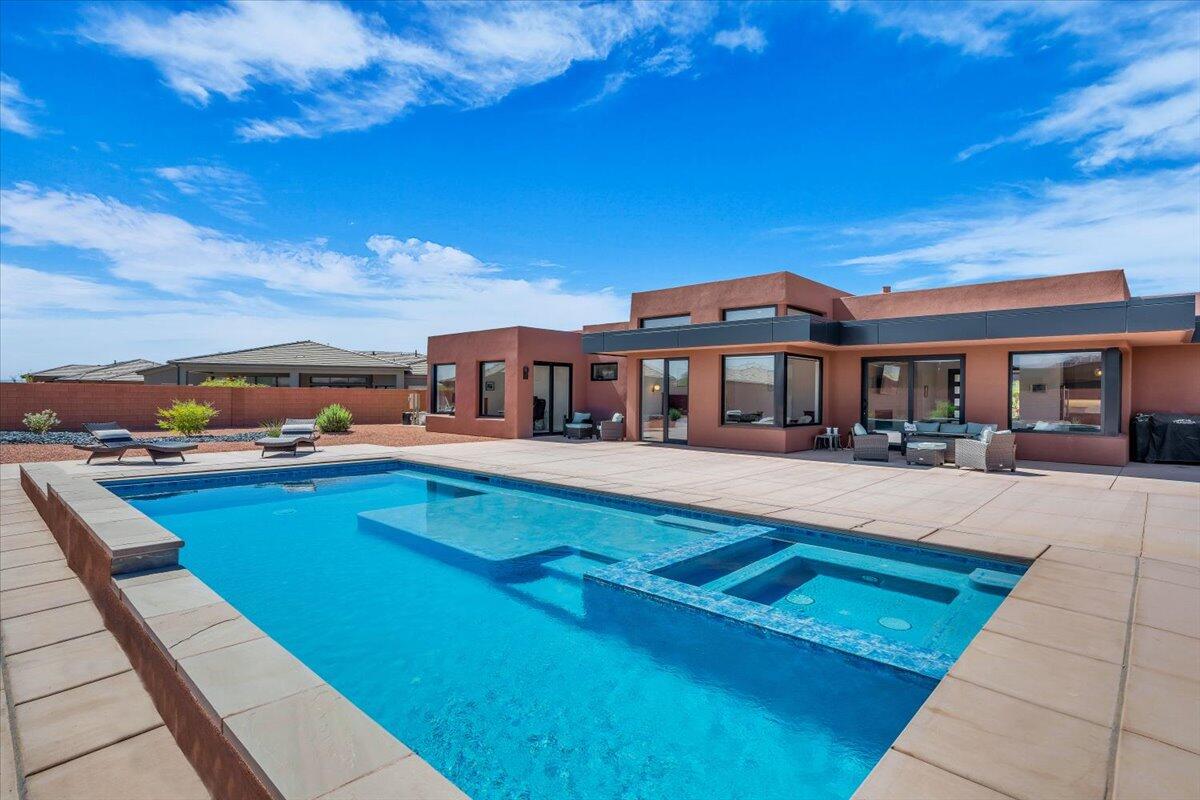 Ivins, Utah, 84738, United States, 3 Bedrooms Bedrooms, ,3 BathroomsBathrooms,Residential,Active,1920222