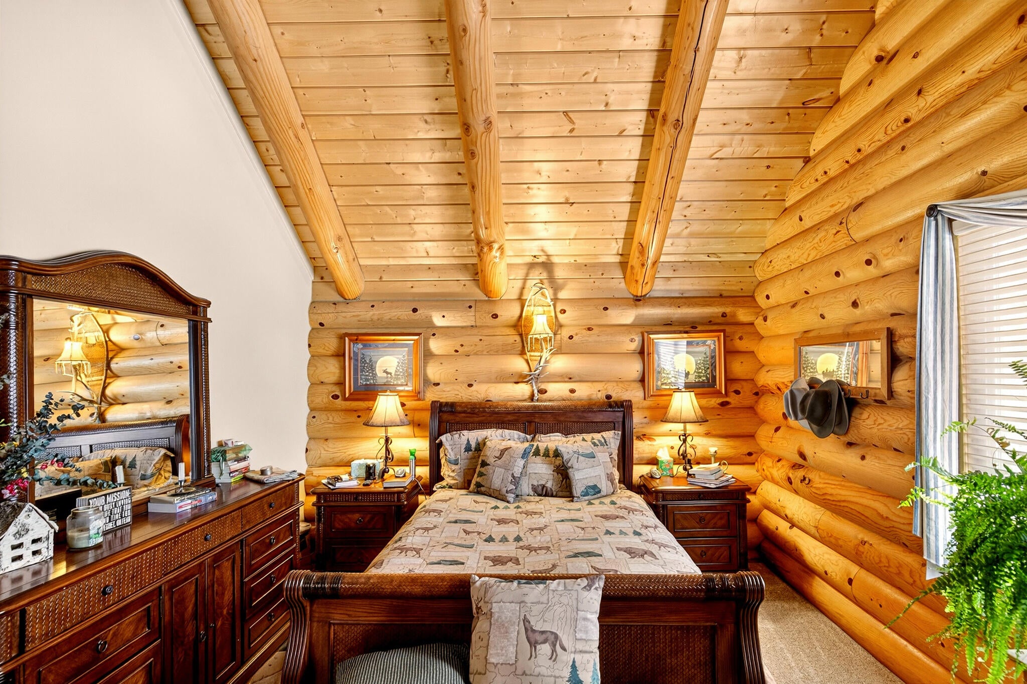 Brian Head, Utah, 84719, United States, 3 Bedrooms Bedrooms, ,3 BathroomsBathrooms,Residential,Active,1973526