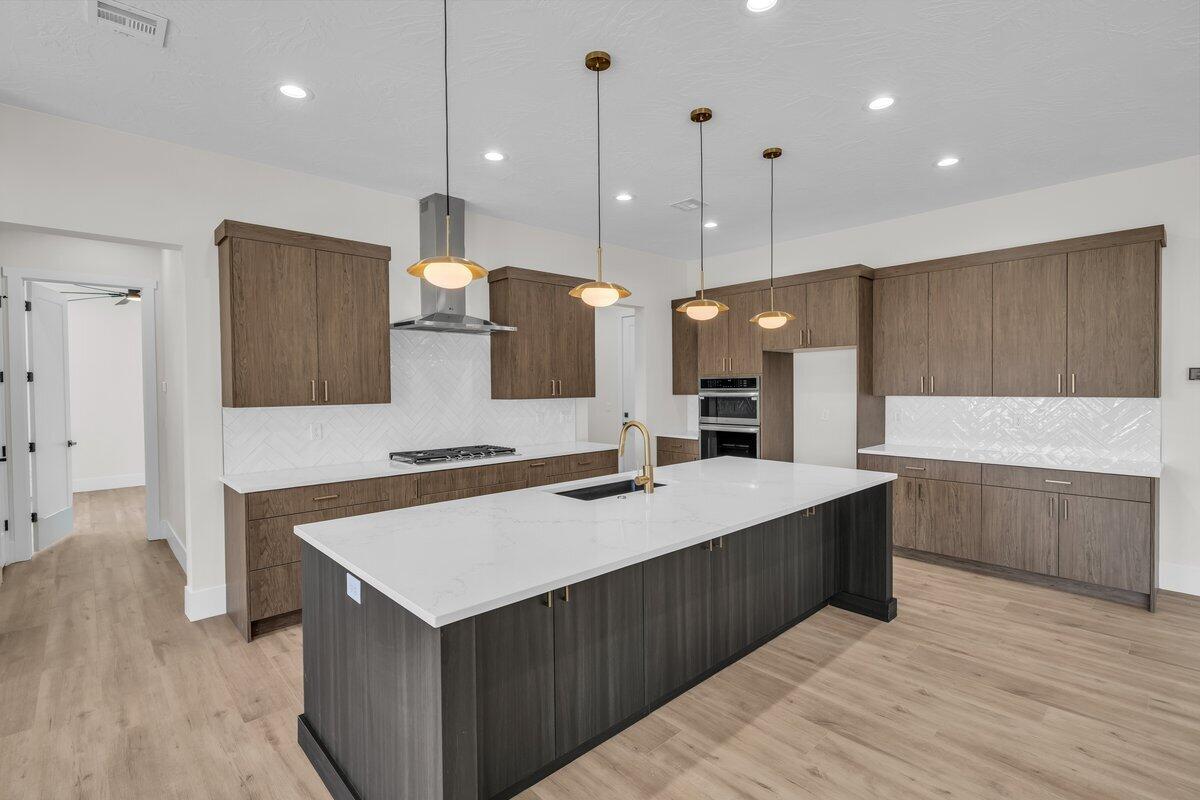 Washington, Utah, 84780, United States, 6 Bedrooms Bedrooms, ,5 BathroomsBathrooms,Residential,Active,1862845
