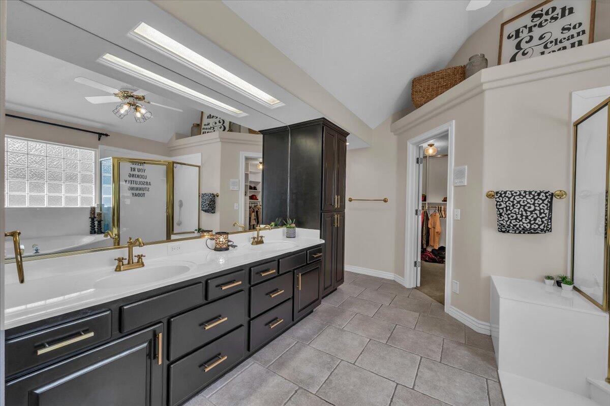 St George, Utah, 84790, United States, 5 Bedrooms Bedrooms, ,5 BathroomsBathrooms,Residential,Active,1788568