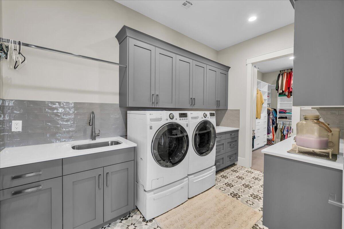 Virgin, Utah, 84779, United States, 4 Bedrooms Bedrooms, ,4 BathroomsBathrooms,Residential,Active,1904690