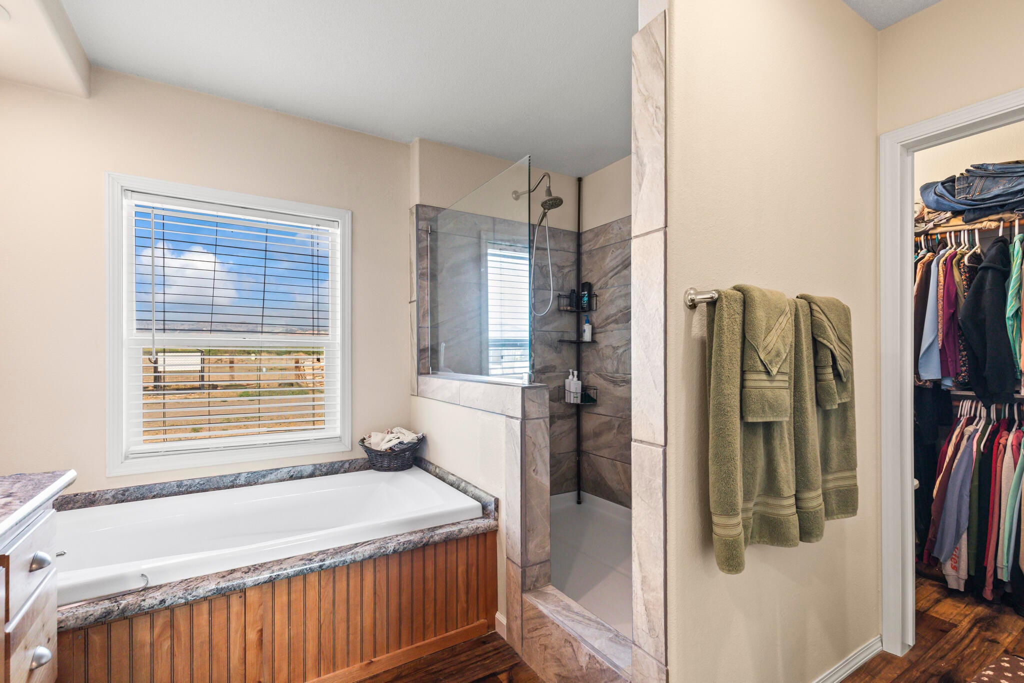 Panguitch, Utah, 84759, United States, 3 Bedrooms Bedrooms, ,3 BathroomsBathrooms,Residential,Active,2015807