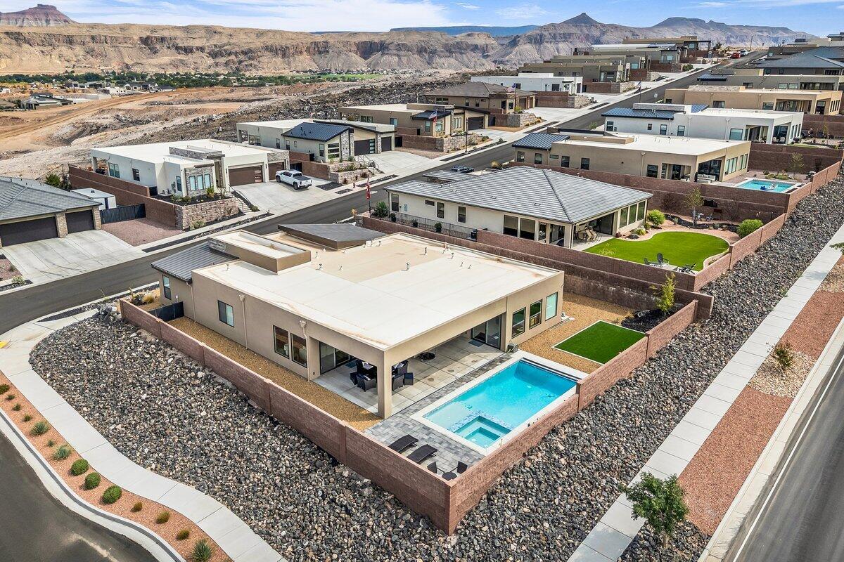 Hurricane, Utah, 84737, United States, 4 Bedrooms Bedrooms, ,4 BathroomsBathrooms,Residential,Active,1936151