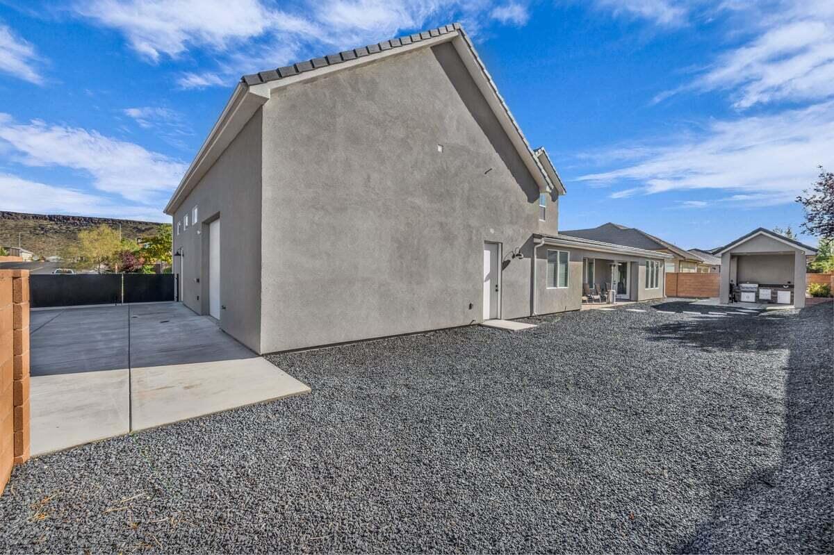 Hurricane, Utah, 84737, United States, 5 Bedrooms Bedrooms, ,5 BathroomsBathrooms,Residential,Active,1996303