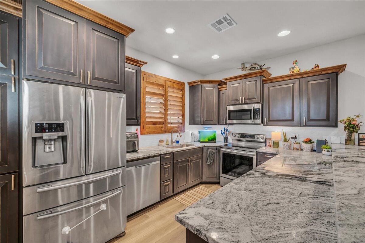 Hurricane, Utah, 84737, United States, 5 Bedrooms Bedrooms, ,6 BathroomsBathrooms,Residential,Active,1748671