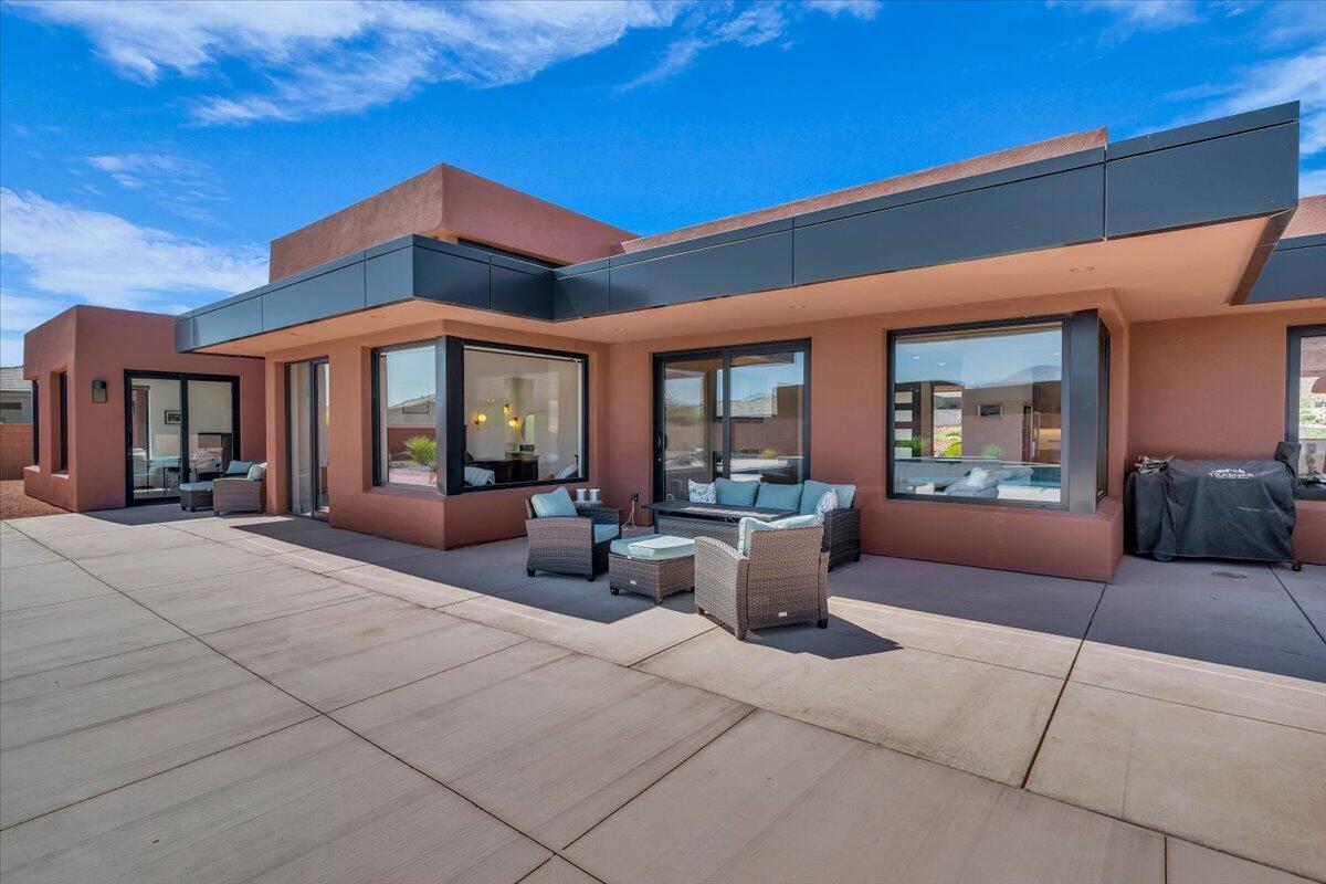 Ivins, Utah, 84738, United States, 3 Bedrooms Bedrooms, ,3 BathroomsBathrooms,Residential,Active,1920222