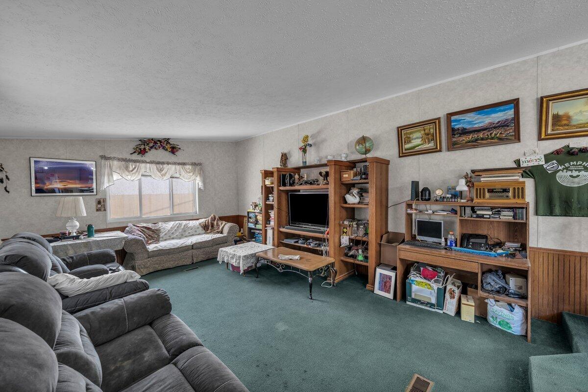 La Verkin, Utah, 84745, United States, 4 Bedrooms Bedrooms, ,2 BathroomsBathrooms,Residential,Active,2006765