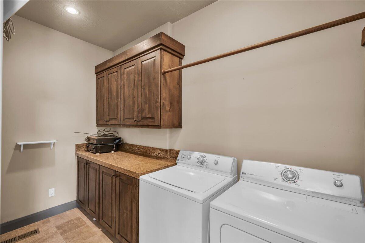 St George, Utah, 84770, United States, ,4 BathroomsBathrooms,Residential,Active,1824566