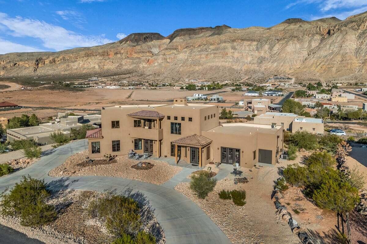 Hurricane, Utah, 84737, United States, 4 Bedrooms Bedrooms, ,4 BathroomsBathrooms,Residential,Active,1945483