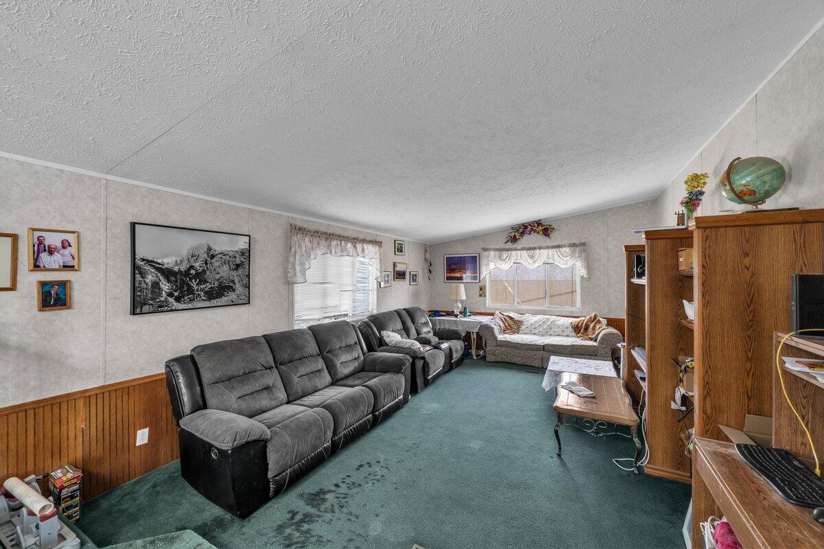 La Verkin, Utah, 84745, United States, 4 Bedrooms Bedrooms, ,2 BathroomsBathrooms,Residential,Active,2006765