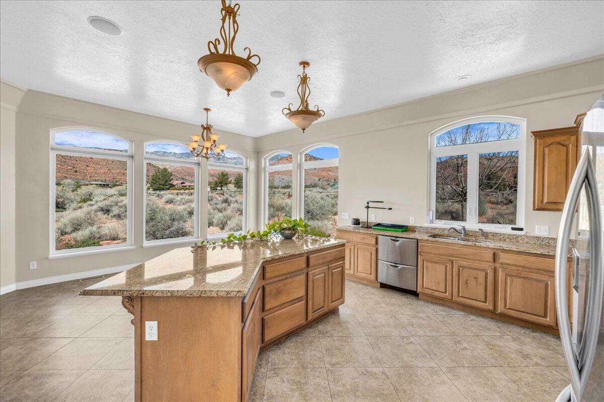 Leeds, Utah, 84746, United States, 5 Bedrooms Bedrooms, ,3 BathroomsBathrooms,Residential,Active,2008700