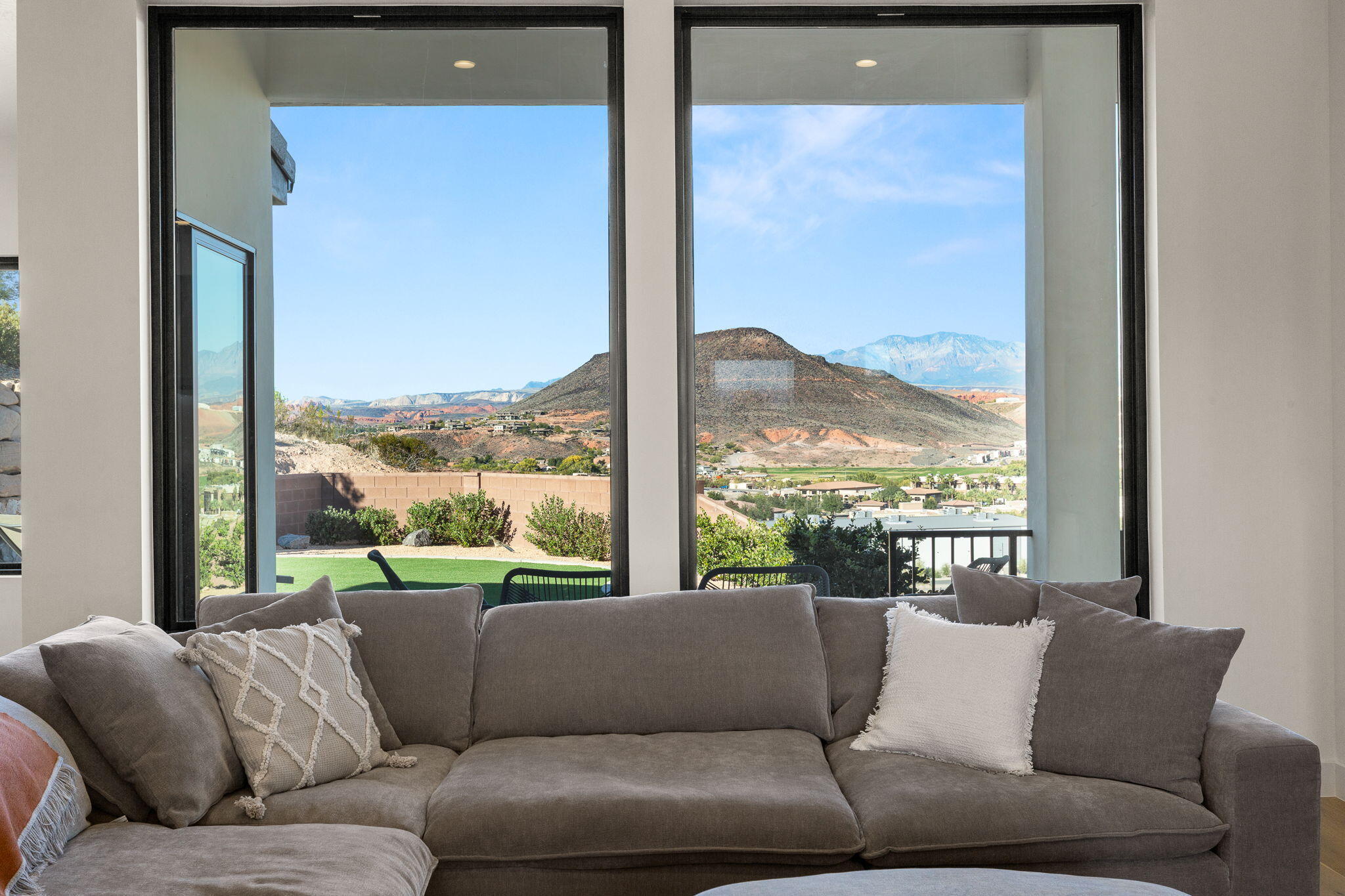 St George, Utah, 84770, United States, 3 Bedrooms Bedrooms, ,4 BathroomsBathrooms,Residential,Active,1973361