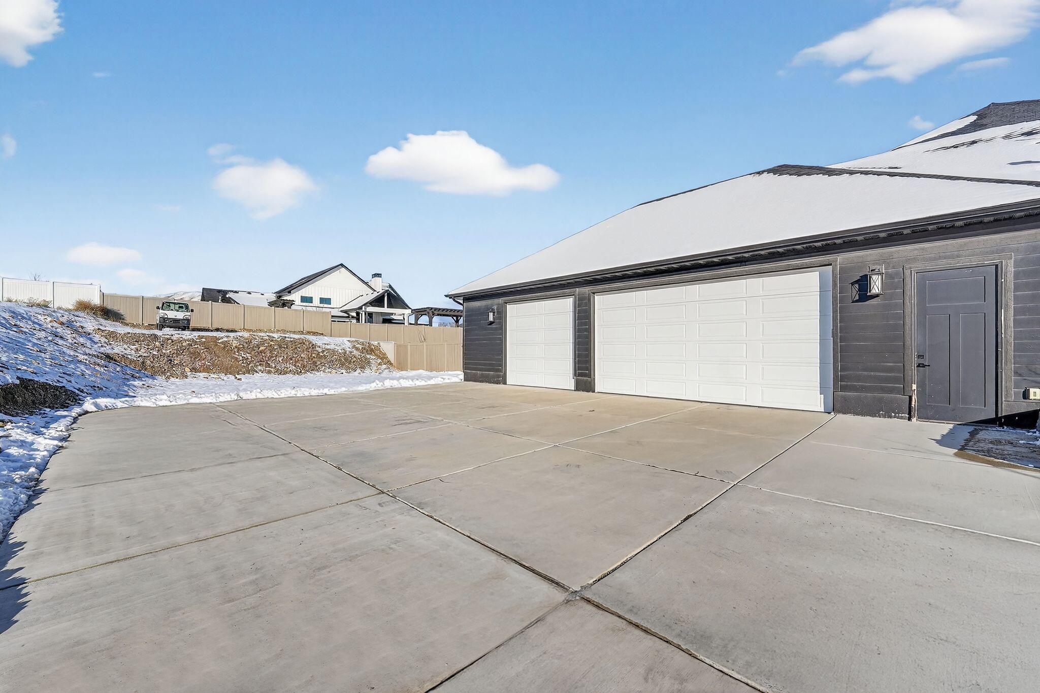 Eagle Mountain, Utah, 84005, United States, 5 Bedrooms Bedrooms, ,4 BathroomsBathrooms,Residential,Contingent,2009831